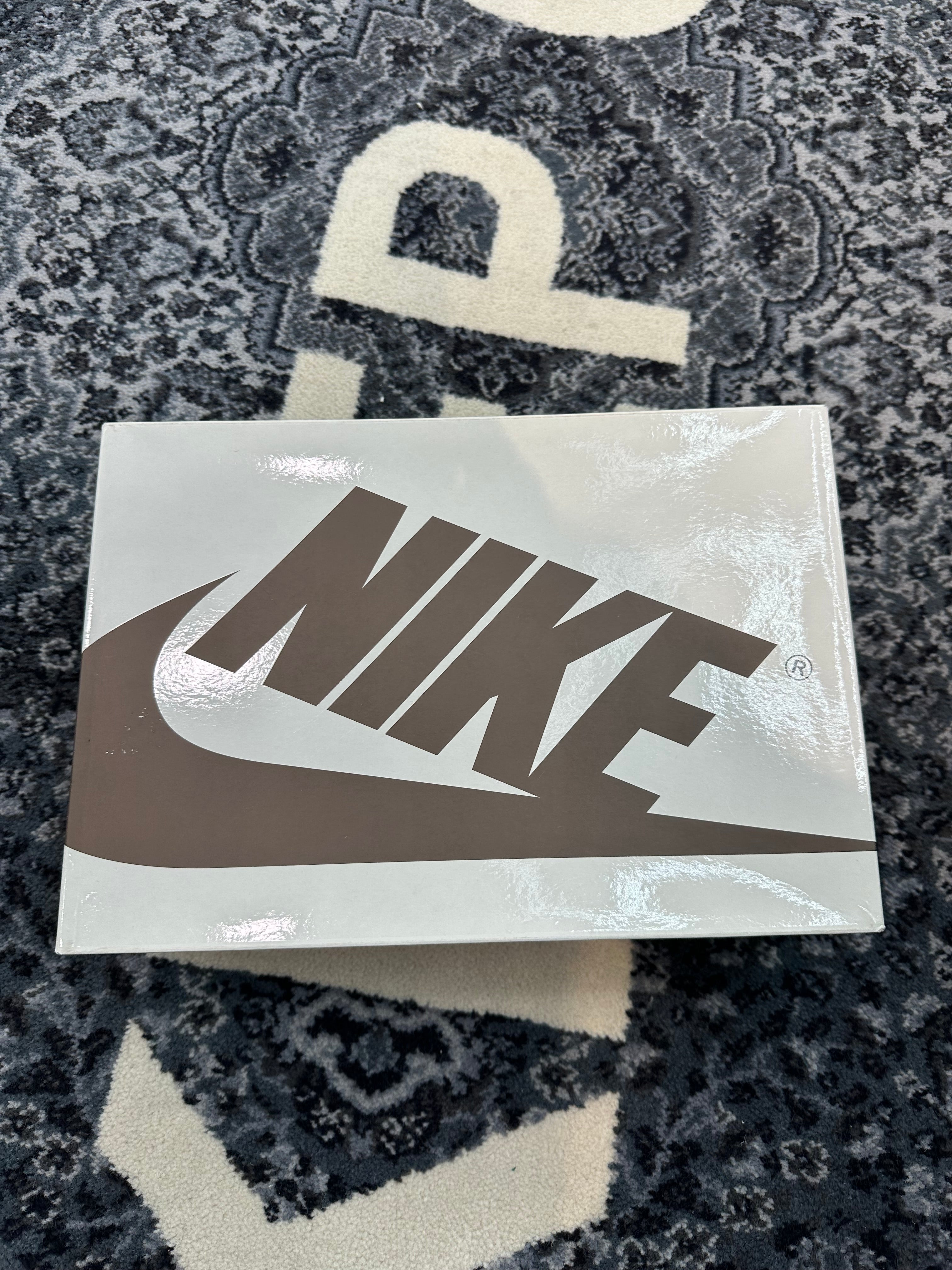 Jordan 1 Low Travis Scott “Velvet Brown”