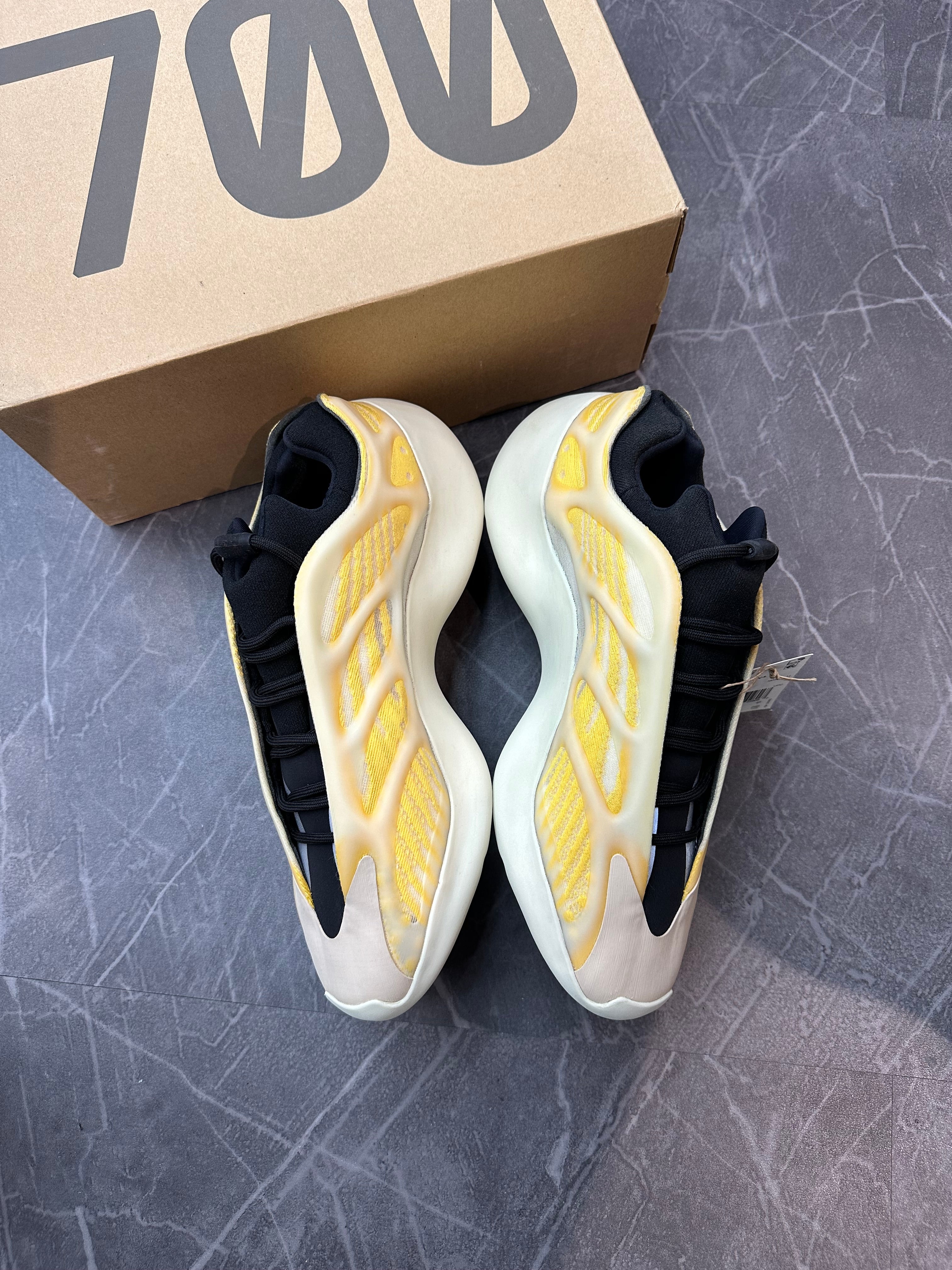Yeezy 700 V3 “Mono Flower”