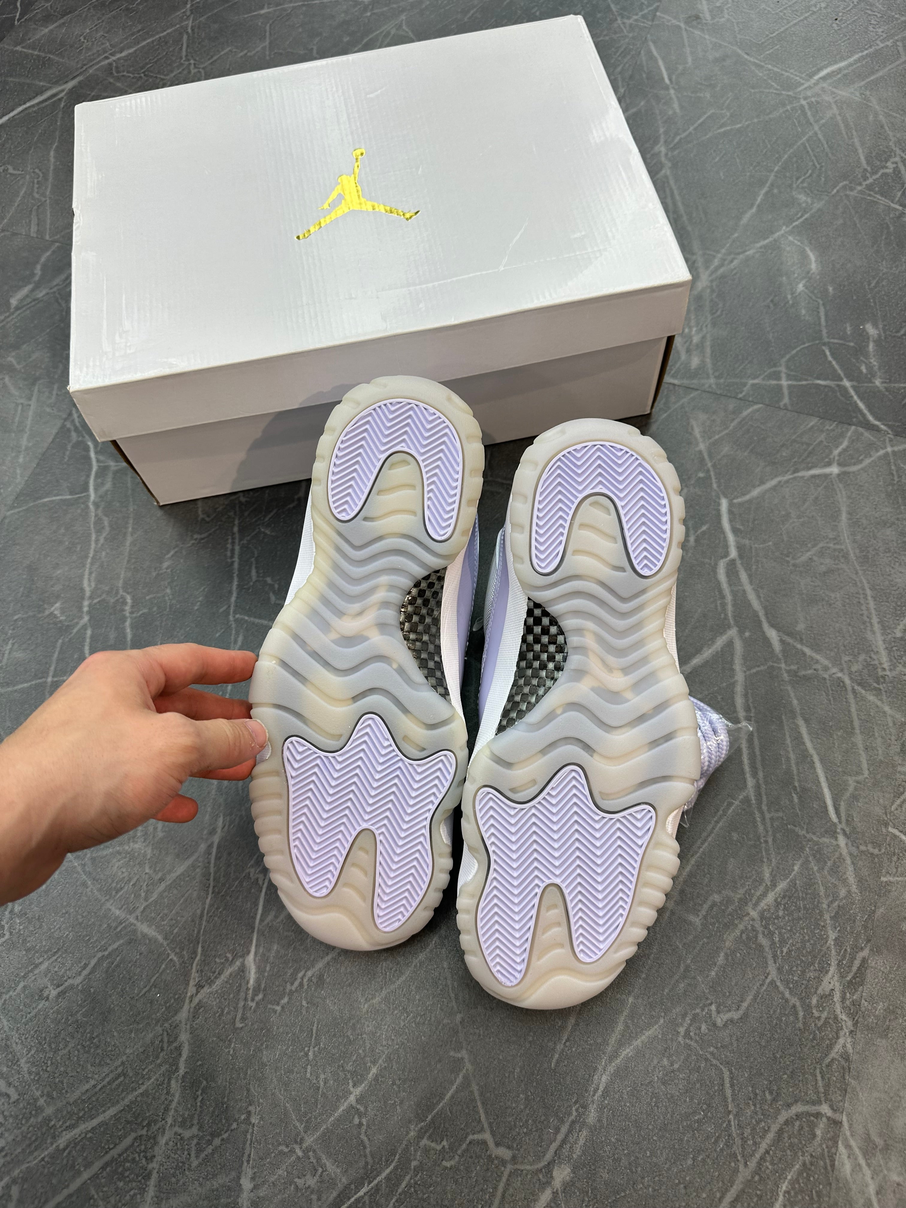 Jordan 11 Low “Pure Violet”