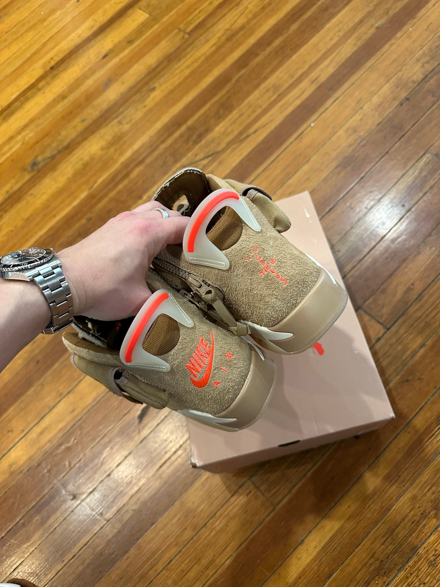 Travis Scott Jordan 6 “British Khaki”