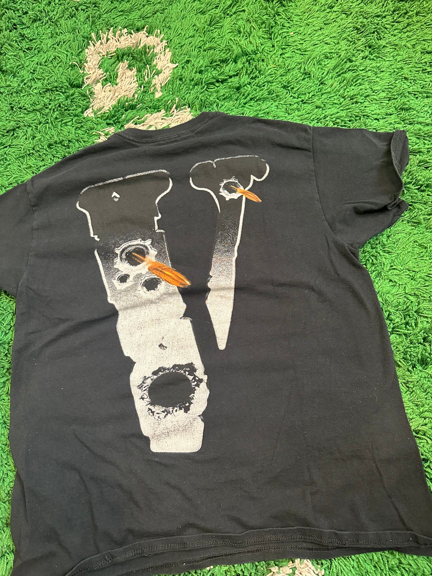 Vlone Tee “Hawk Em”