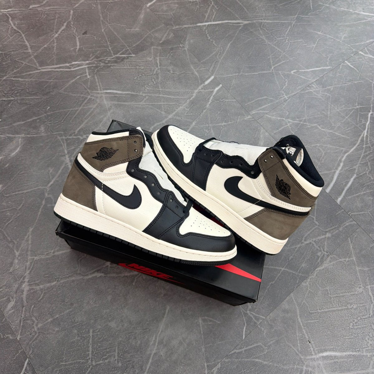 Jordan 1 Retro High Dark Mocha (GS)
