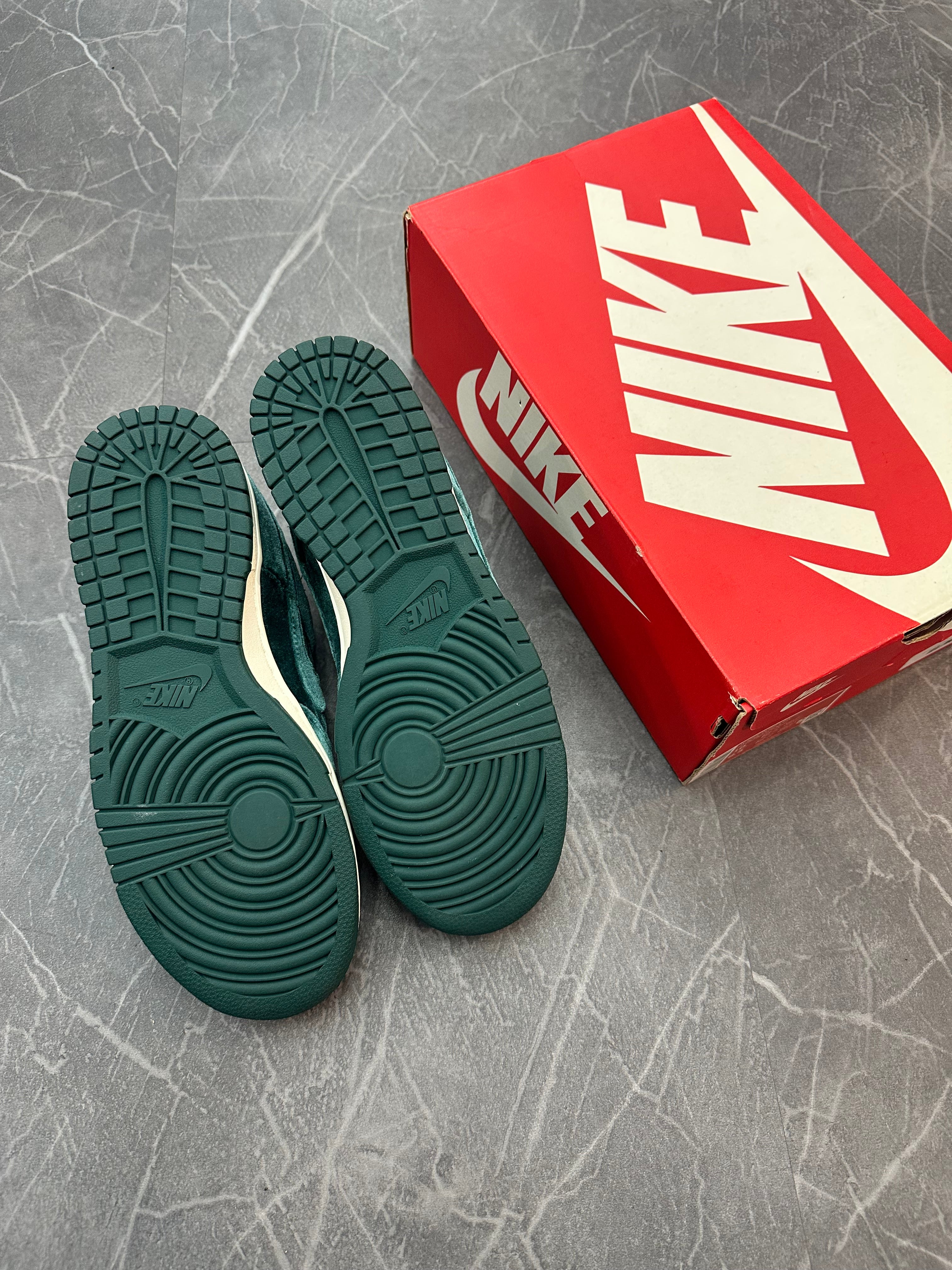 Nike Dunk Low “Velvet Teal”