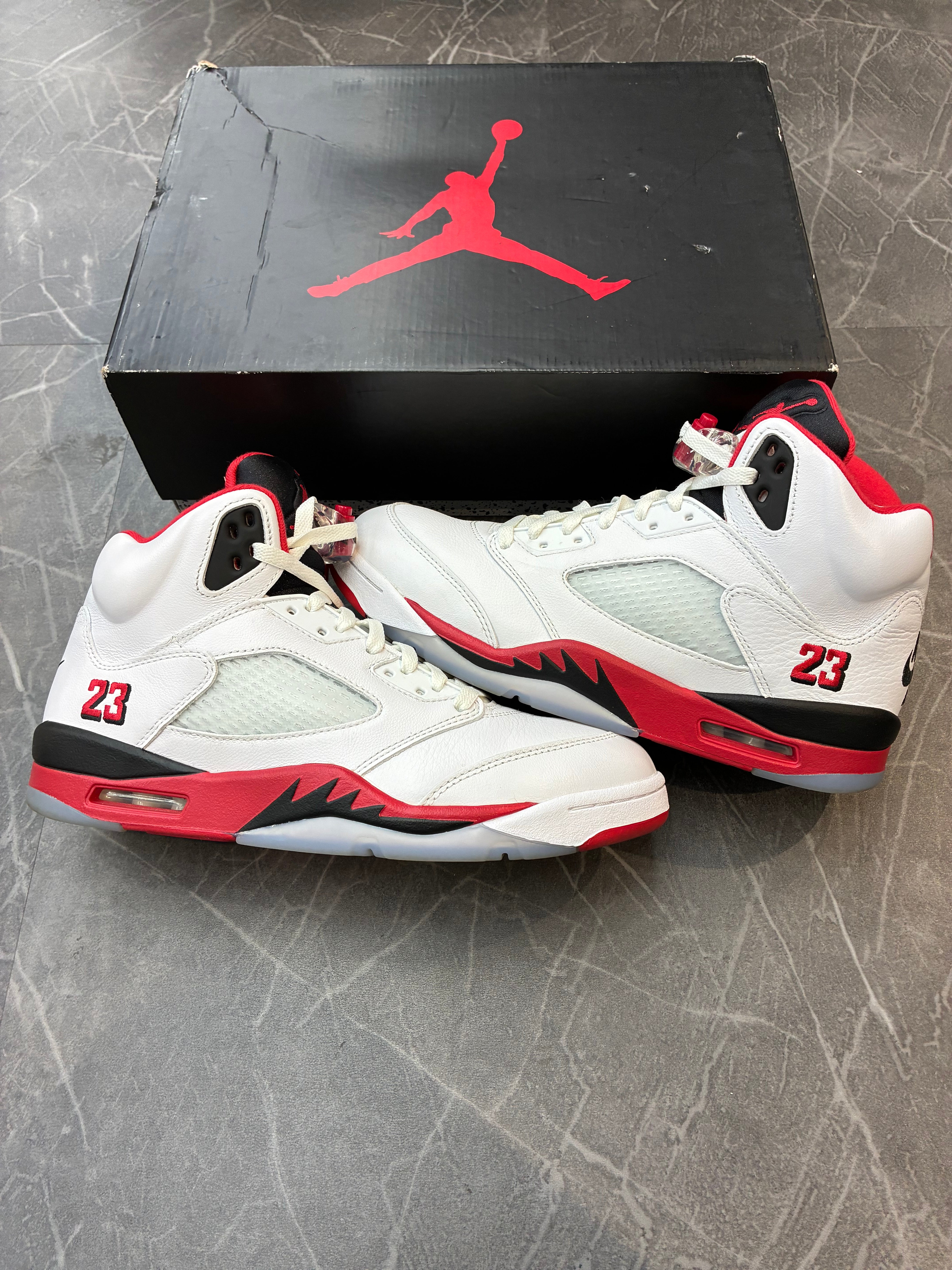 Jordan 5 “Fire Red Black Tongue”