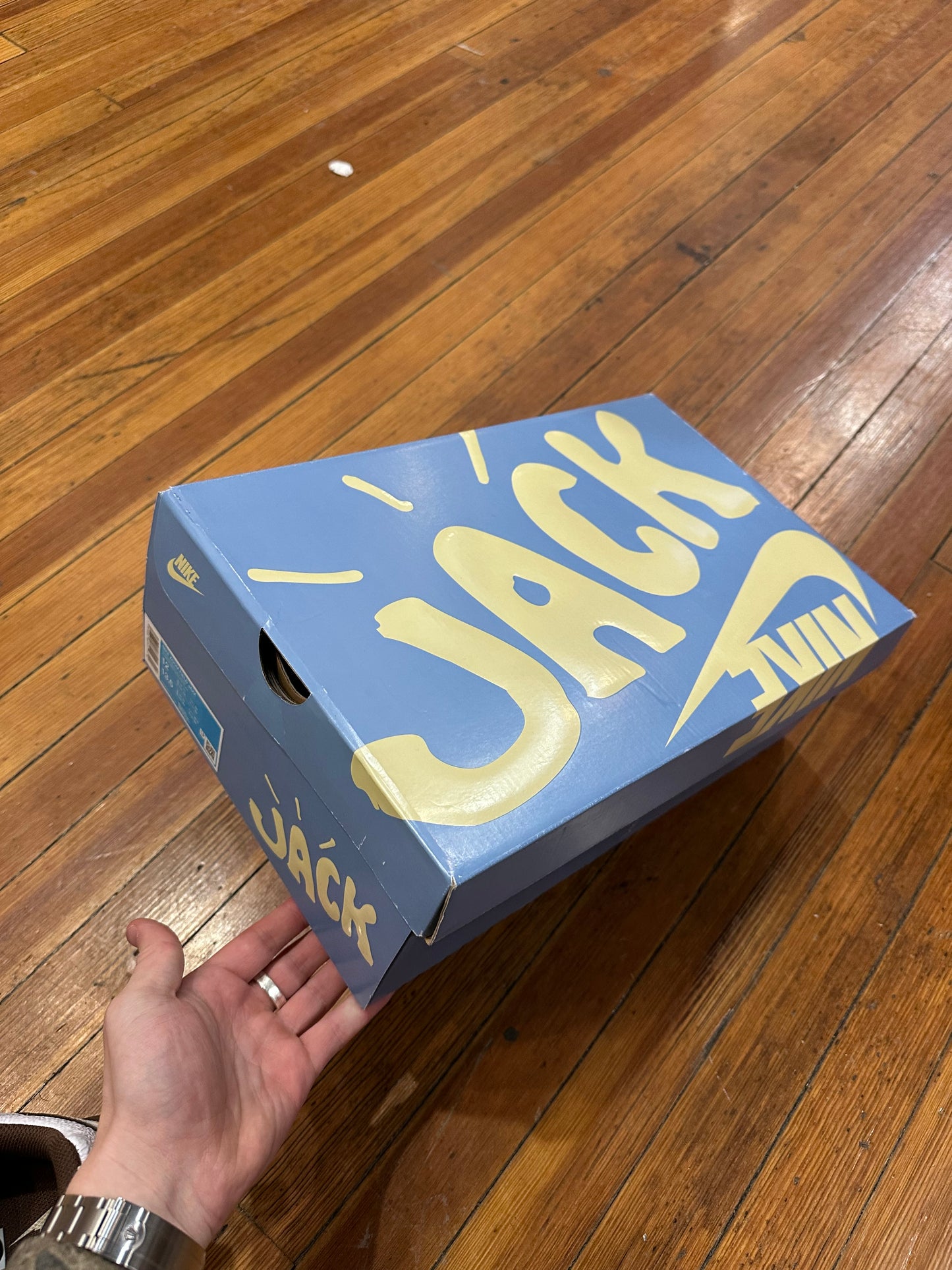 Travis Scott X Nike Zoom Field Jaxx “Light Chocolate”