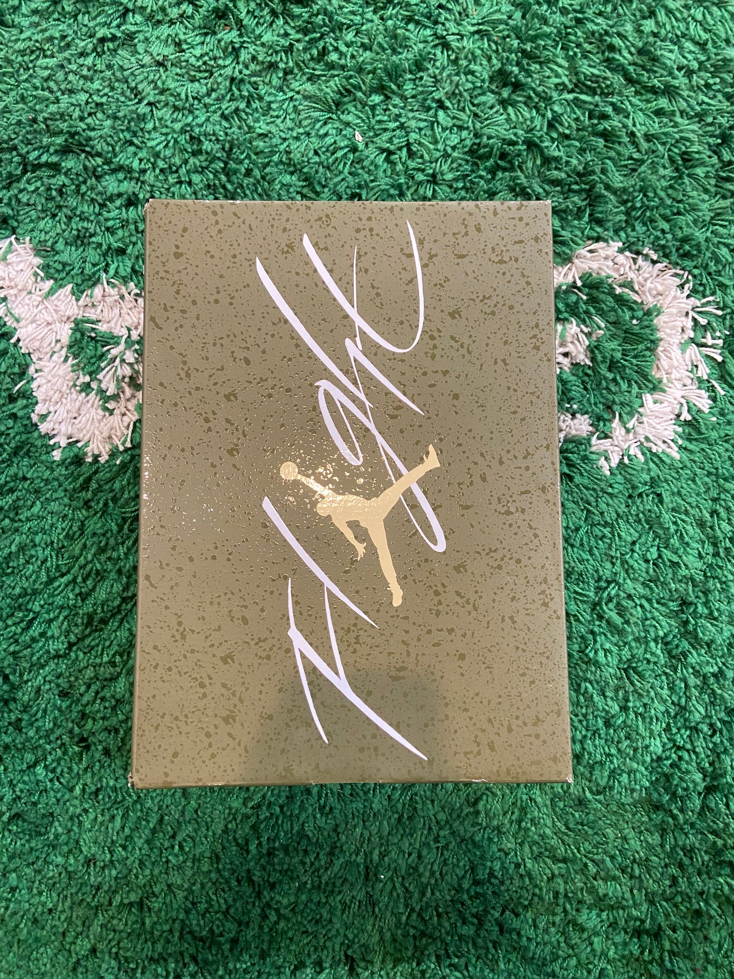 Jordan 4 “Craft Medium Olive”