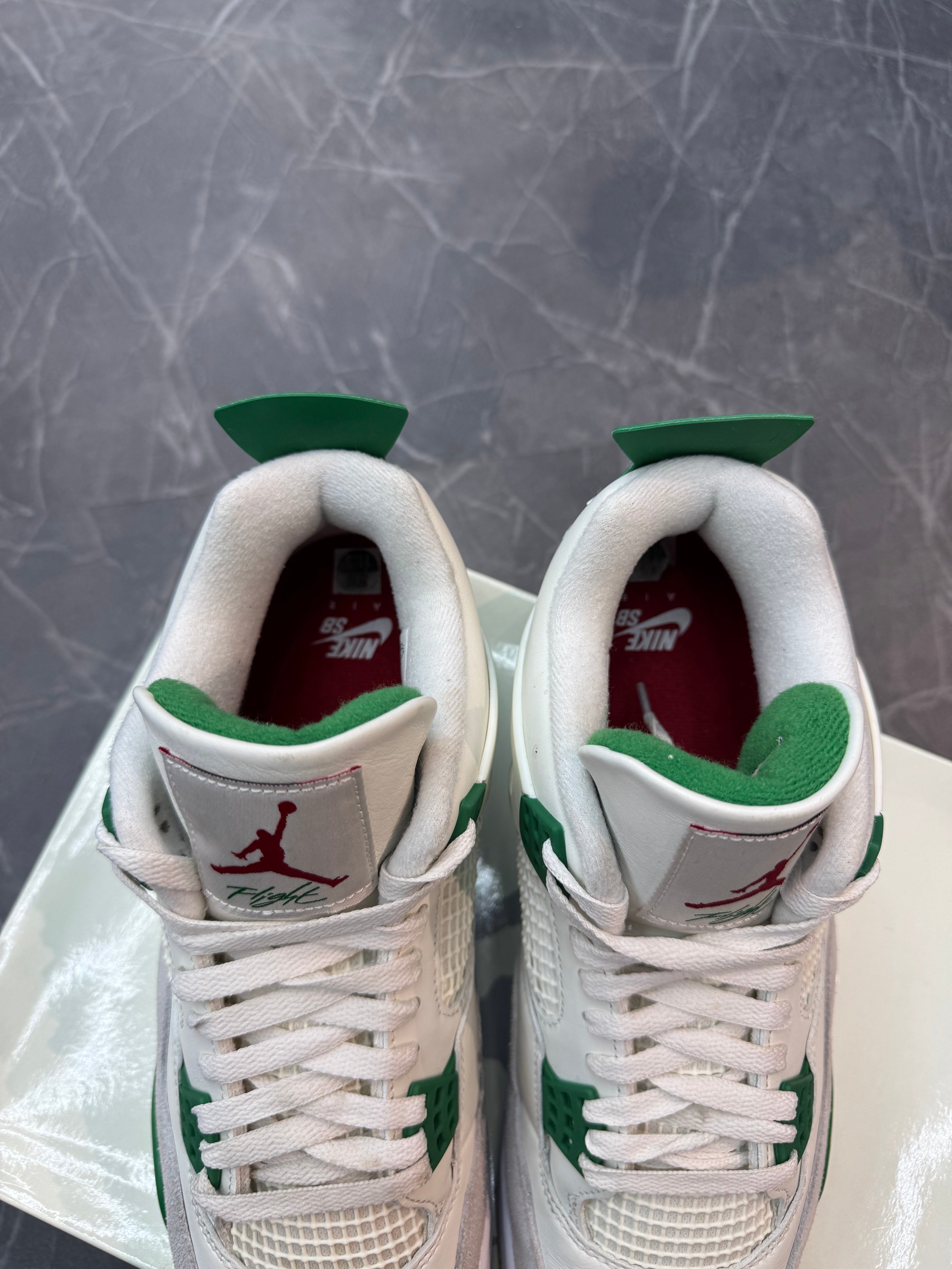 Jordan 4 SB Pine Green