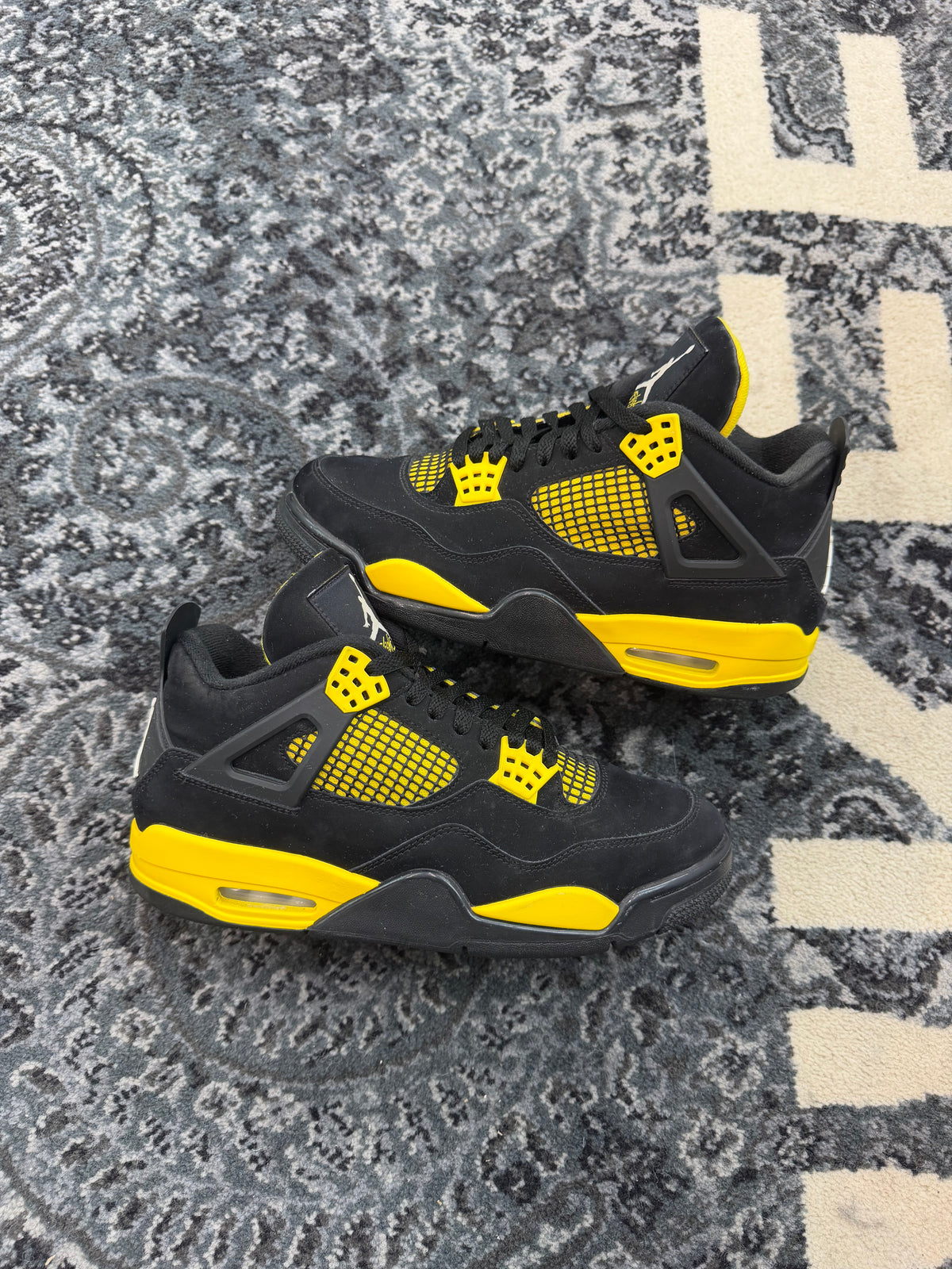 Jordan 4 “Thunder”