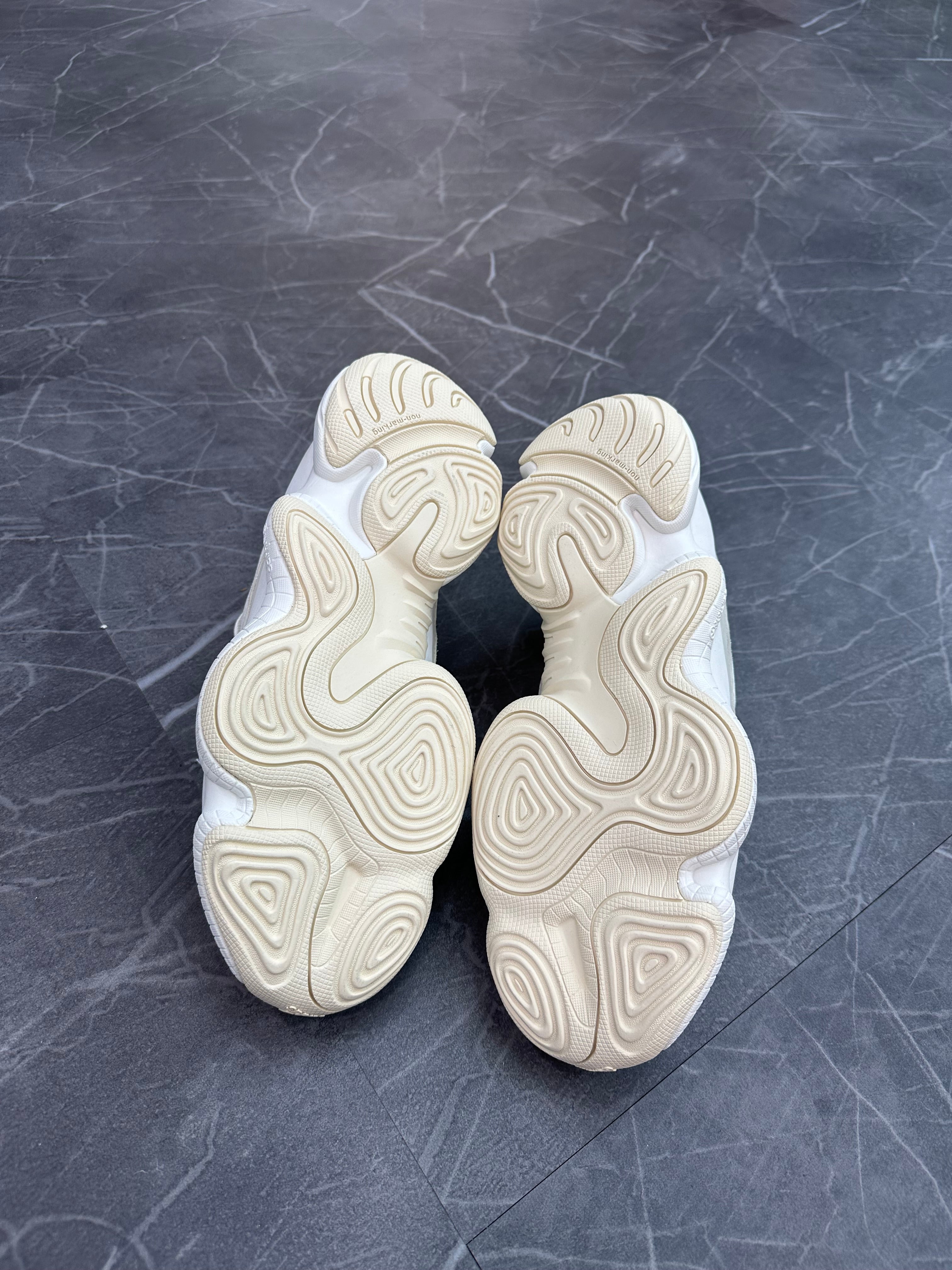 Yeezy 500 “Bone White” (2023)