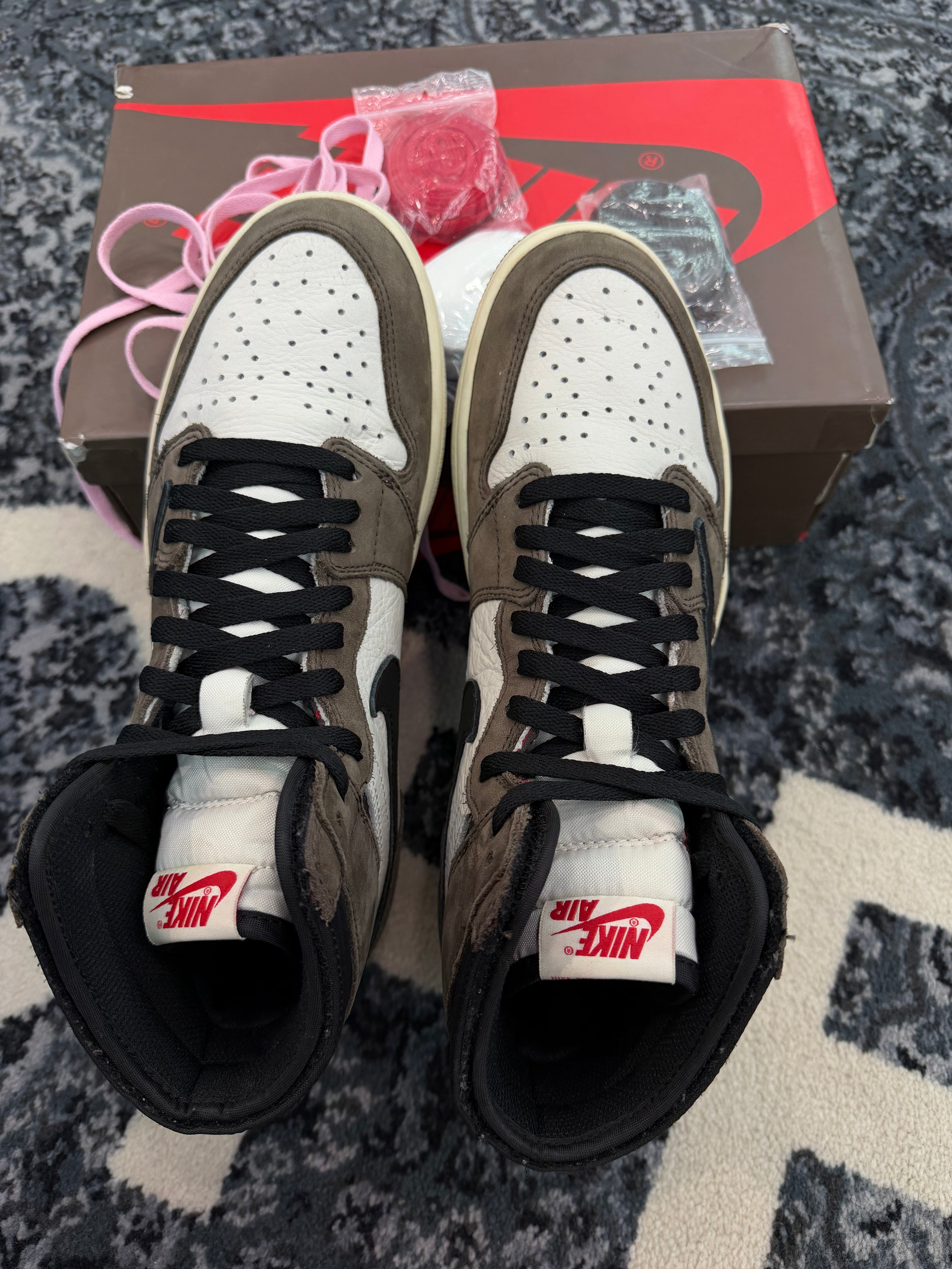 Jordan 1 High x Travis Scott “Mocha”