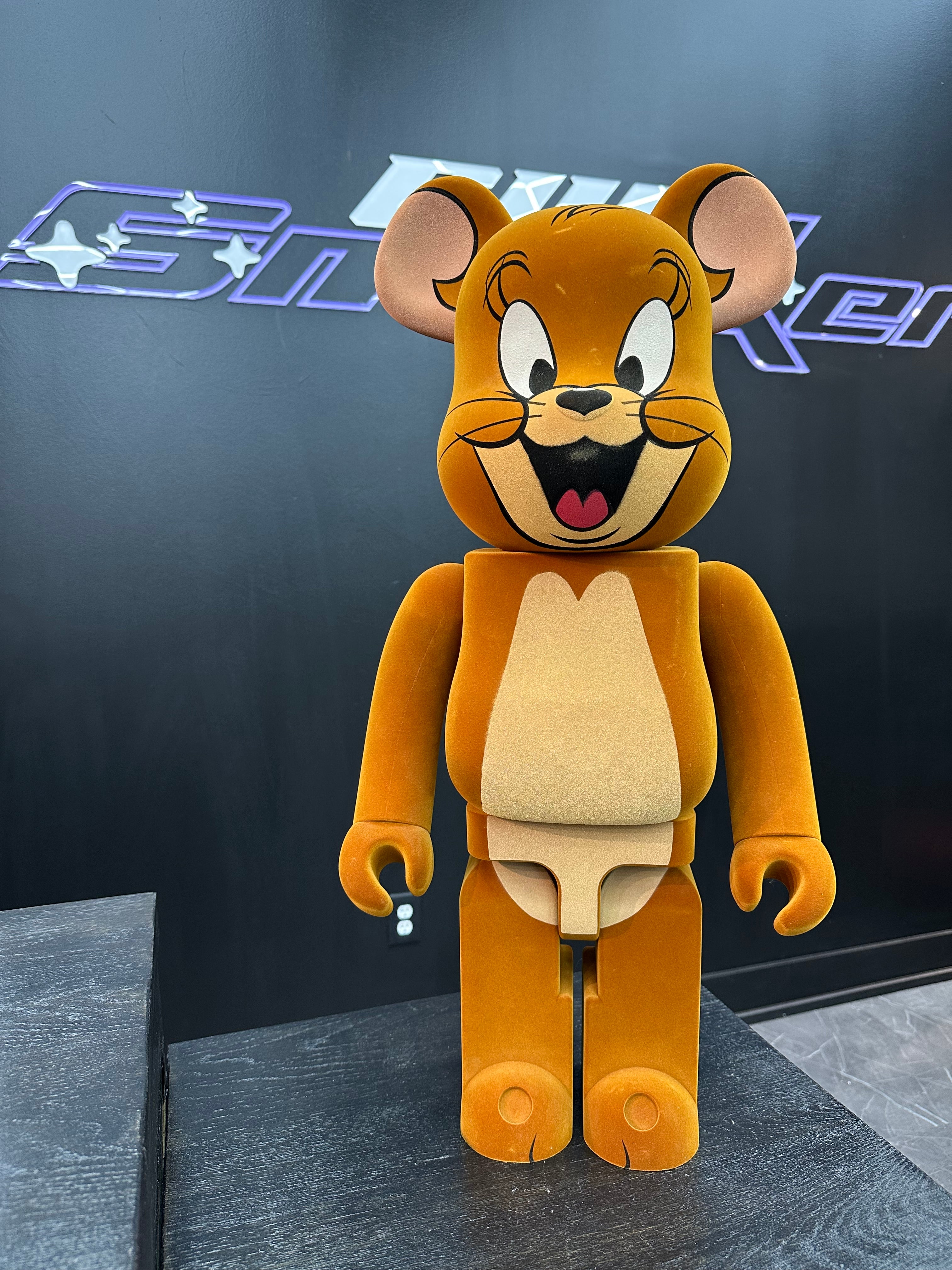 BearBrick 1000% “JERRY”