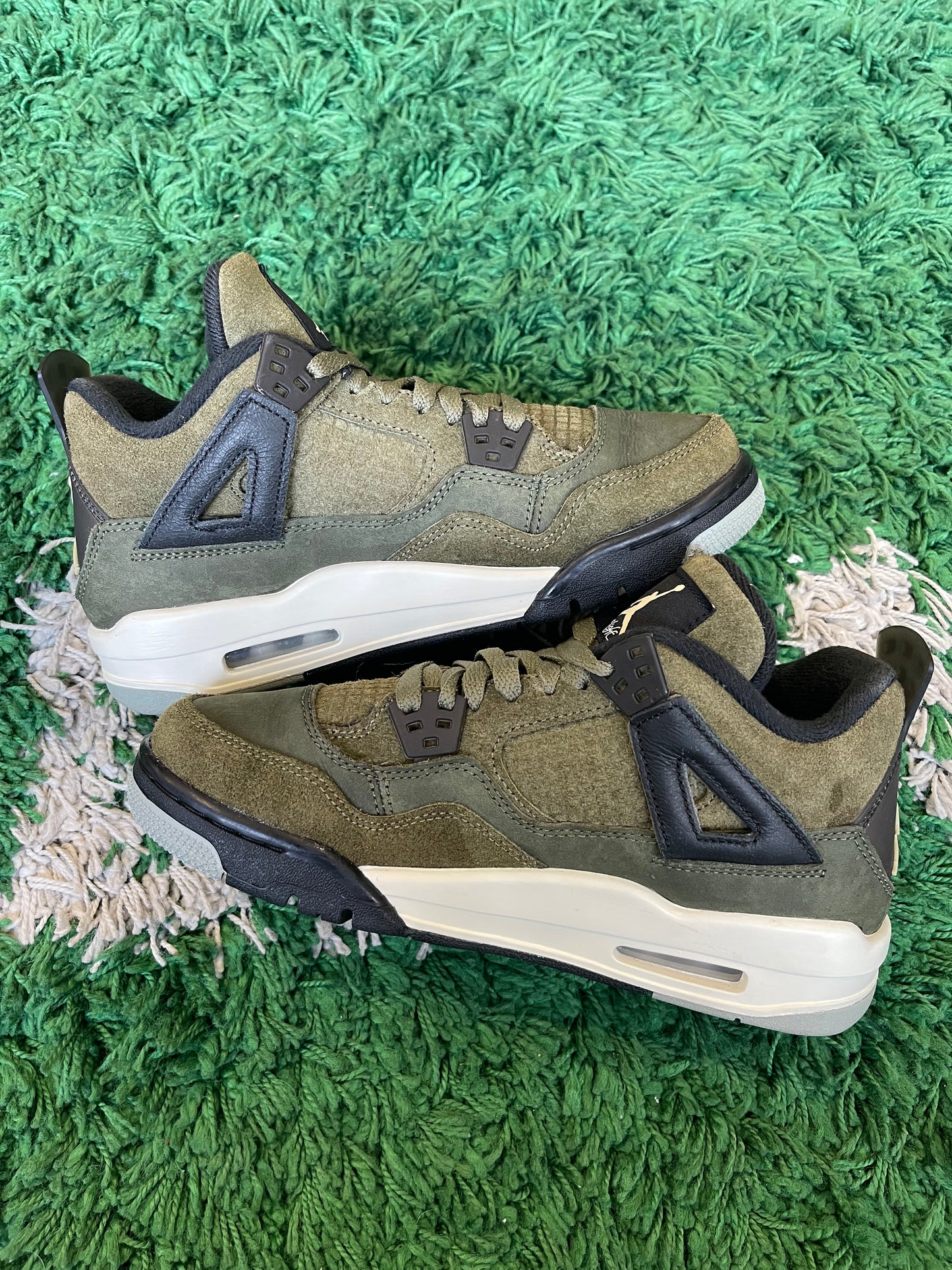 Jordan 4 “Craft Medium Olive”