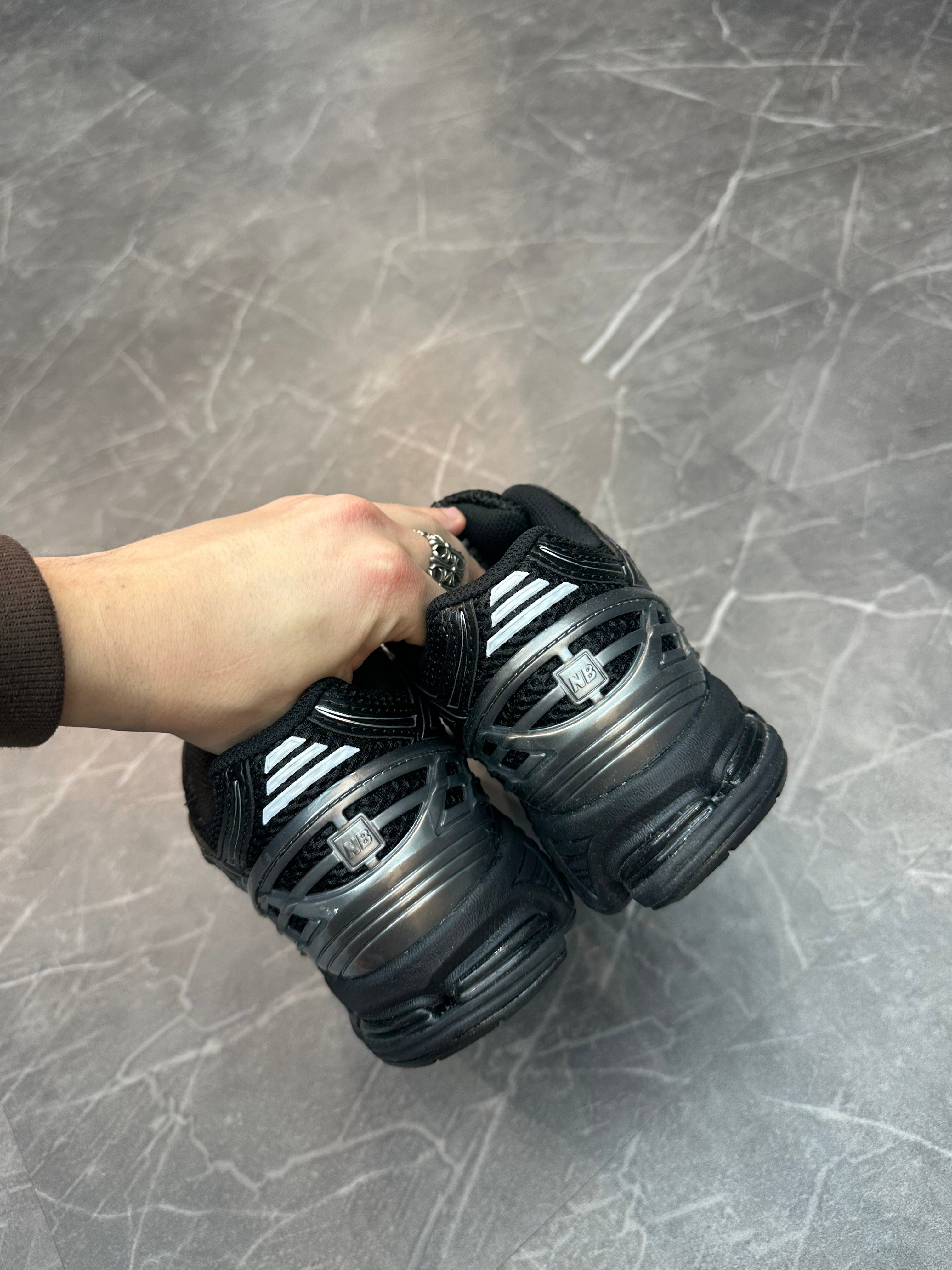 New Balance 1906R “Black Silver”