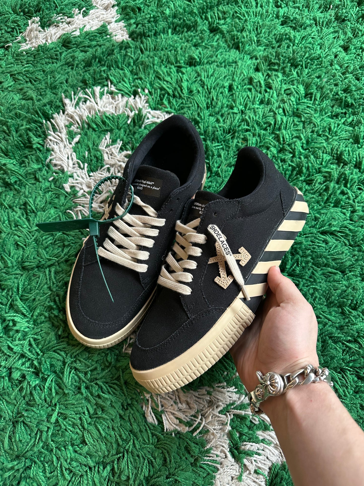 Off-White Vulc Low “Black / Beige”