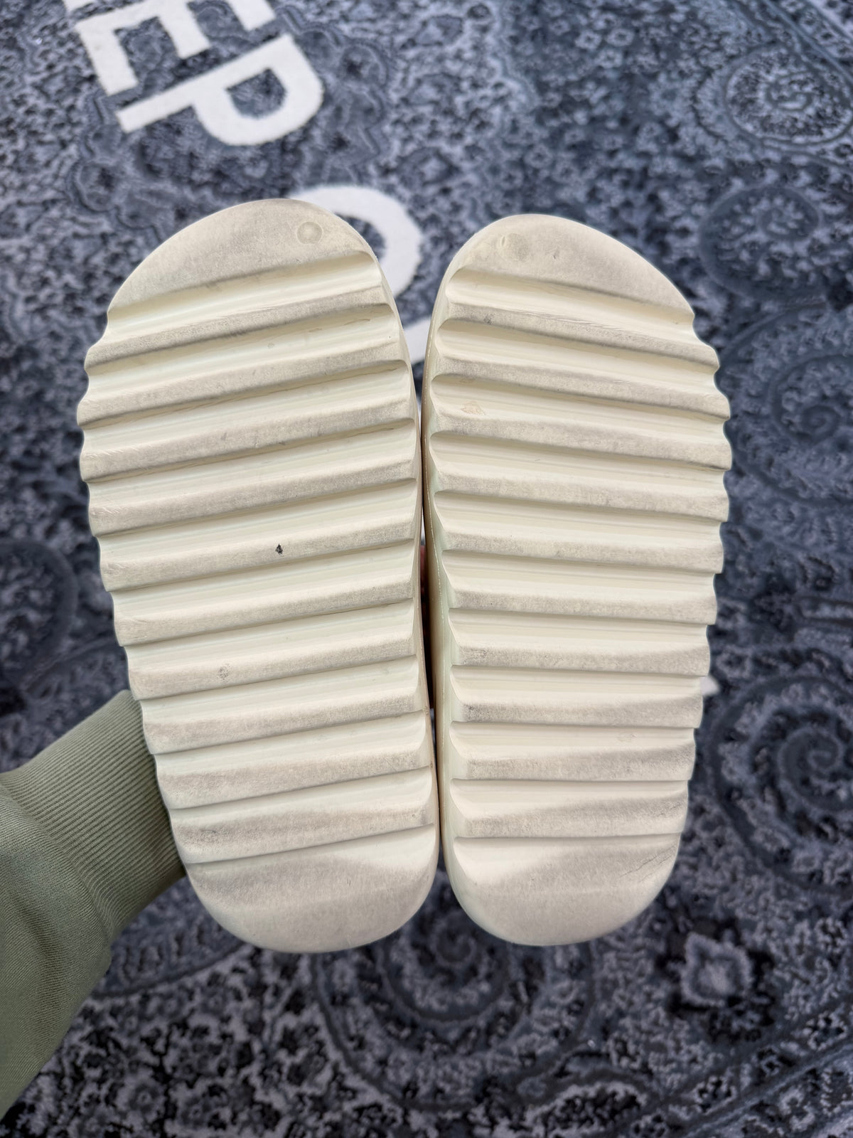 Yeezy Slide “Bone”