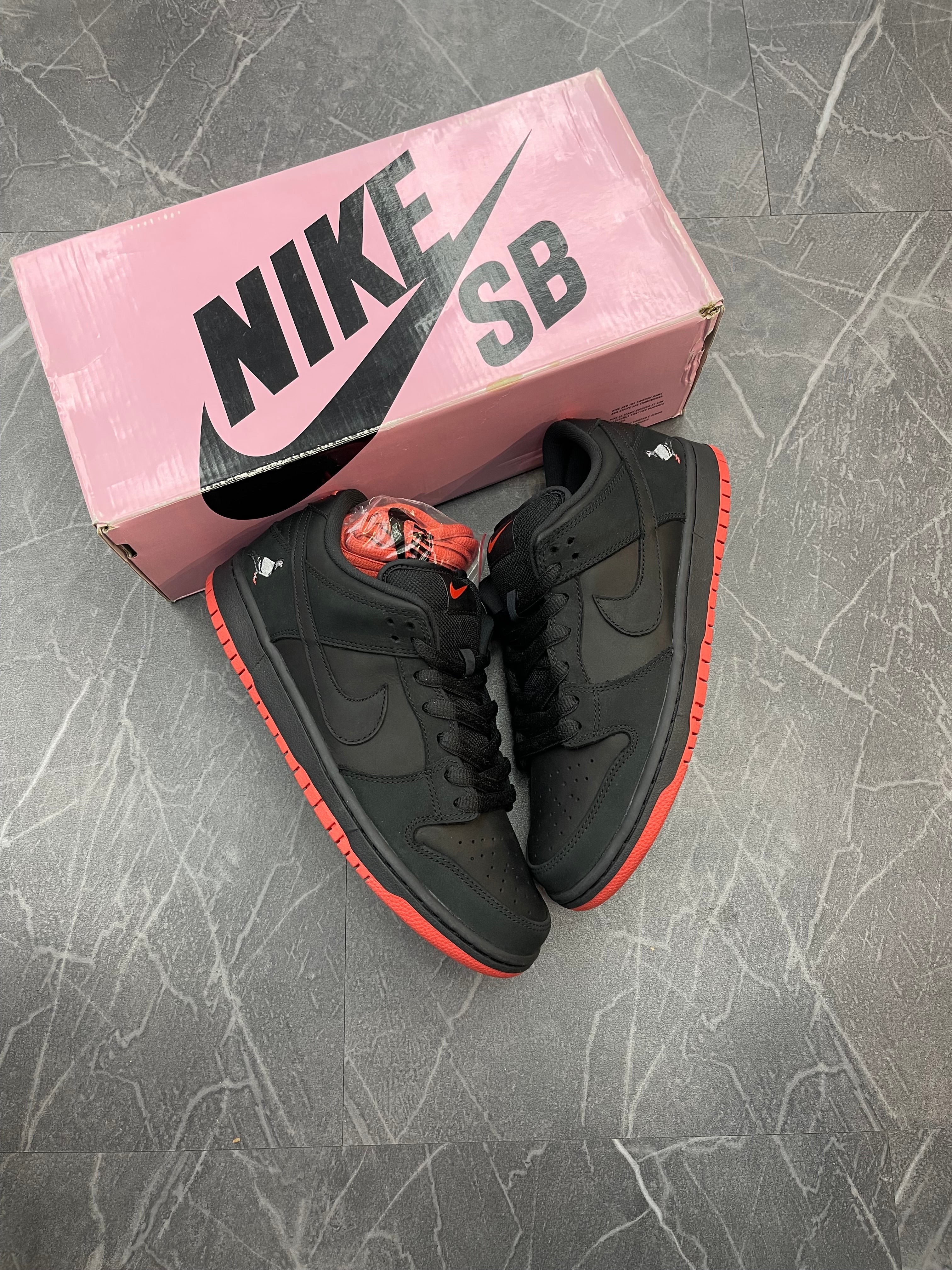 Nike Dunk SB Low “Black Pigeon” (2017)