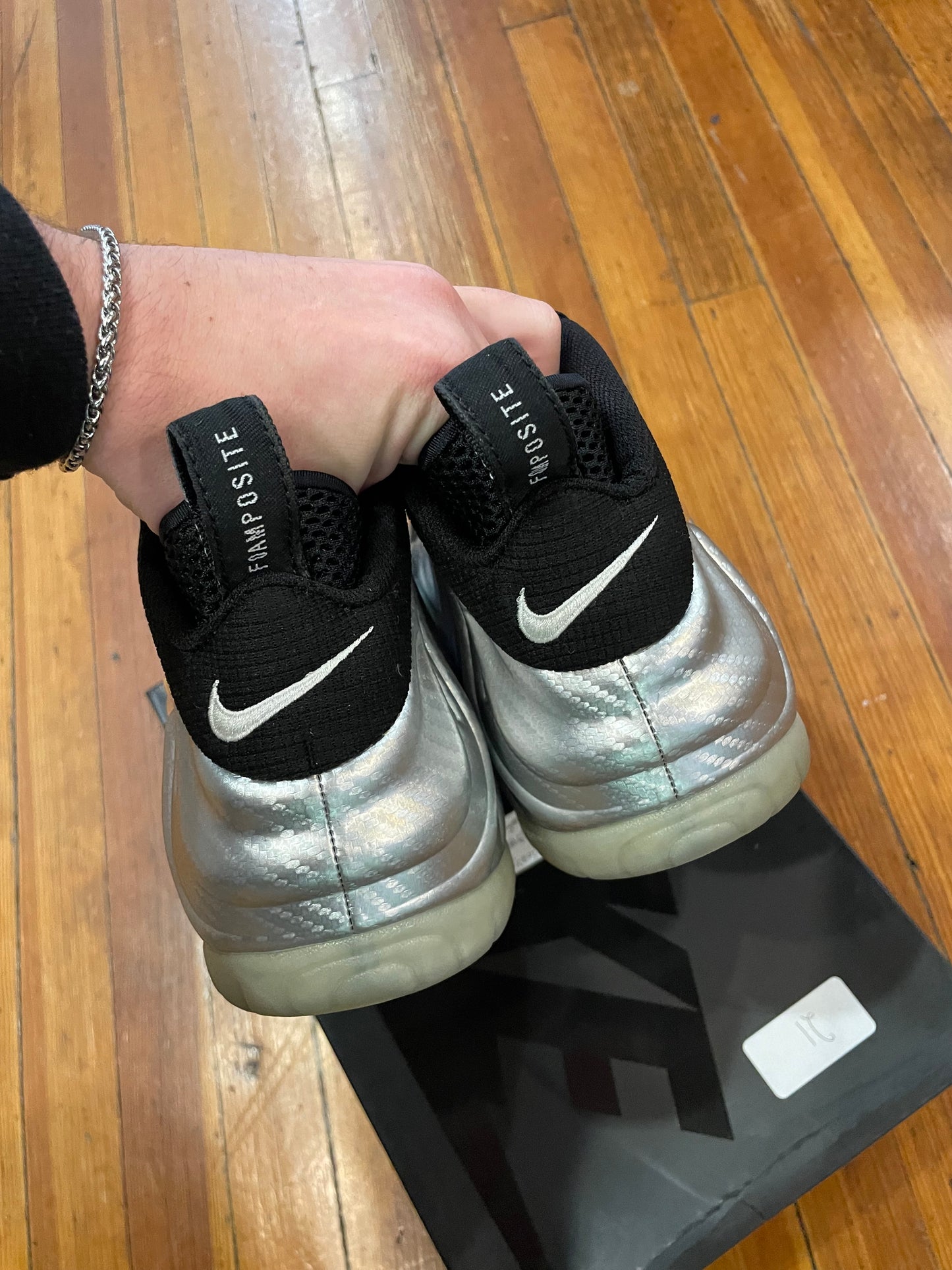 Nike Air Foamposite Pro “Silver Surfer”