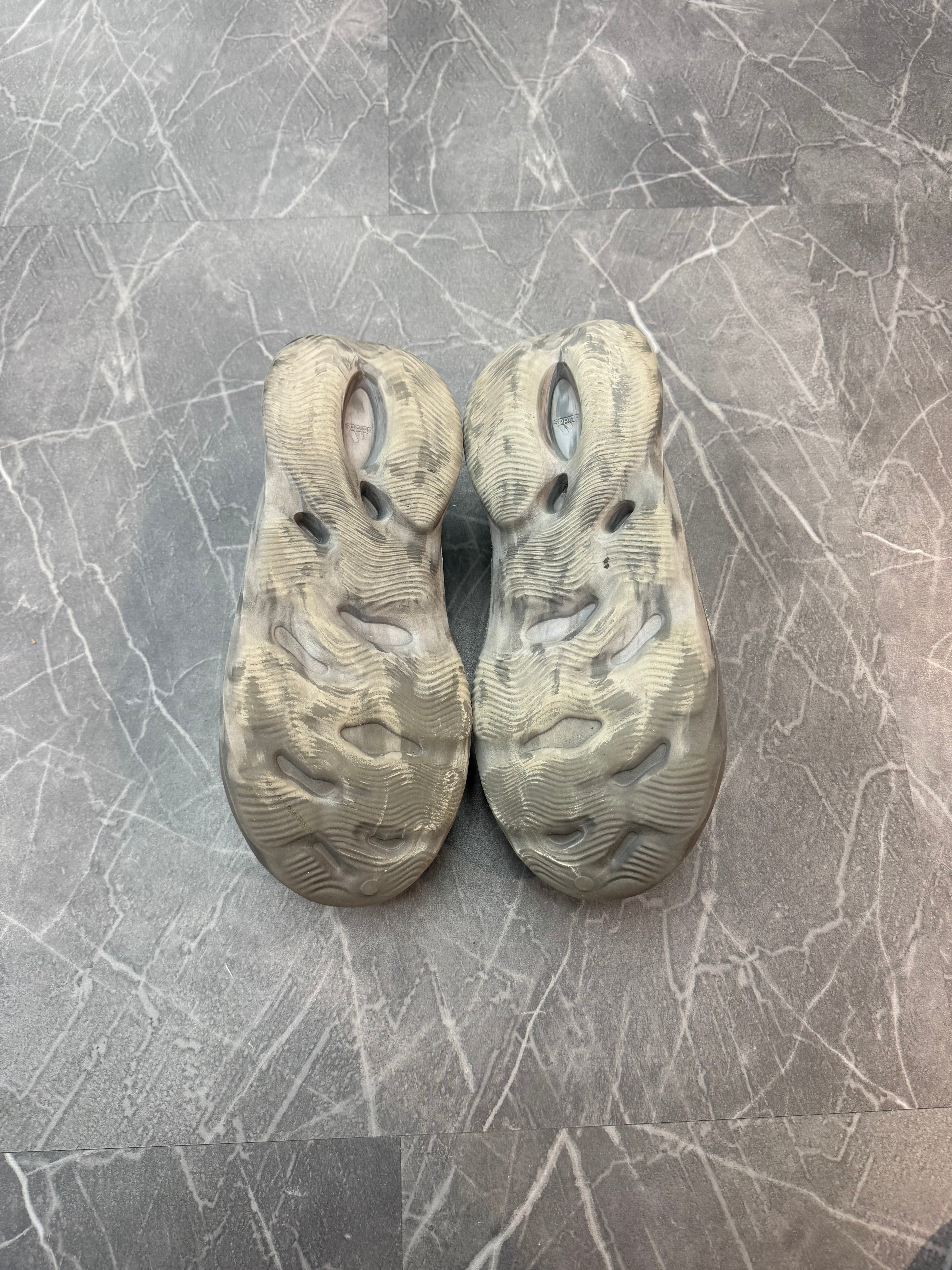 Yeezy Foam RNR “MX Granite”