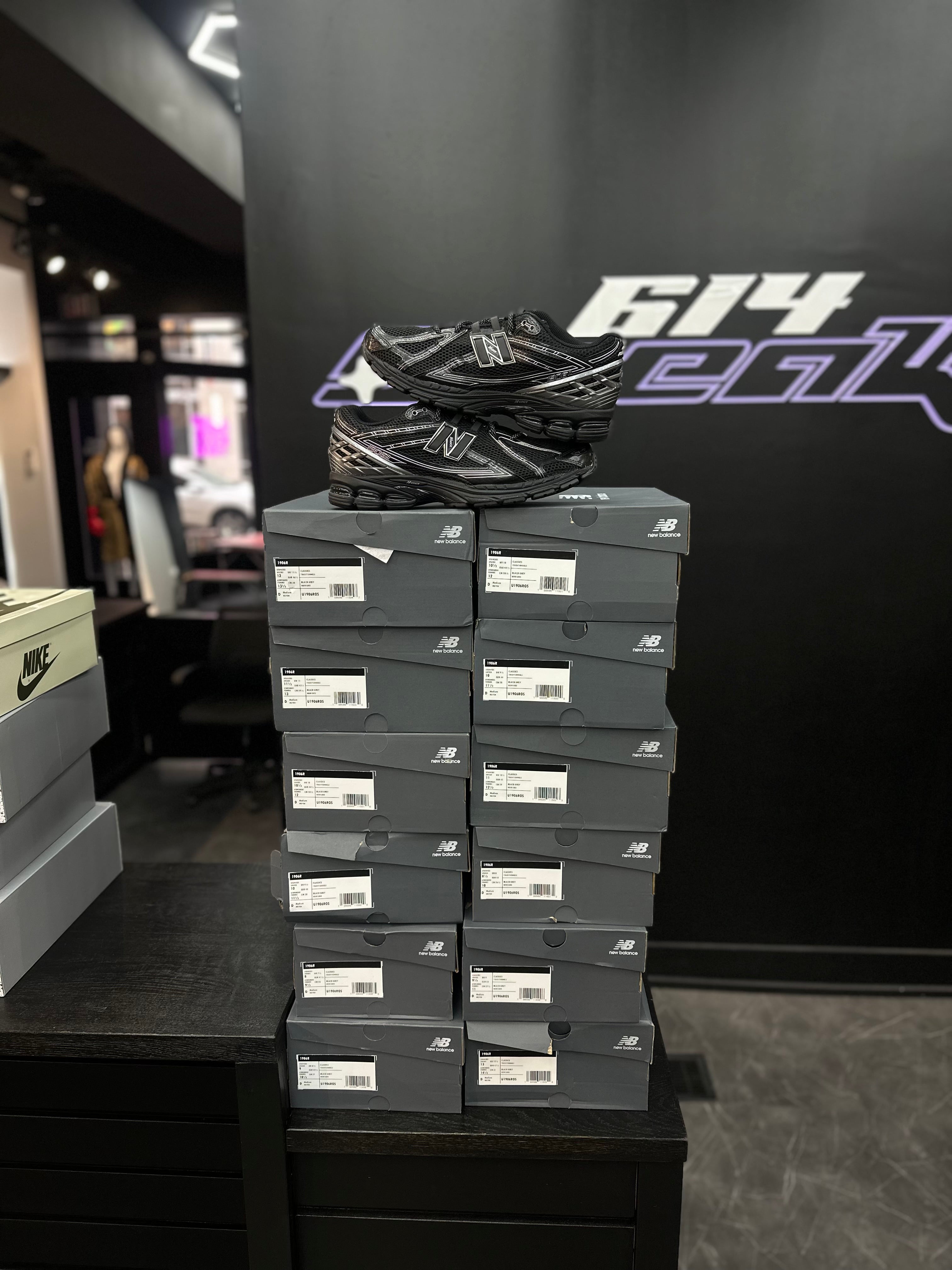 New Balance 1906R “Black Silver”