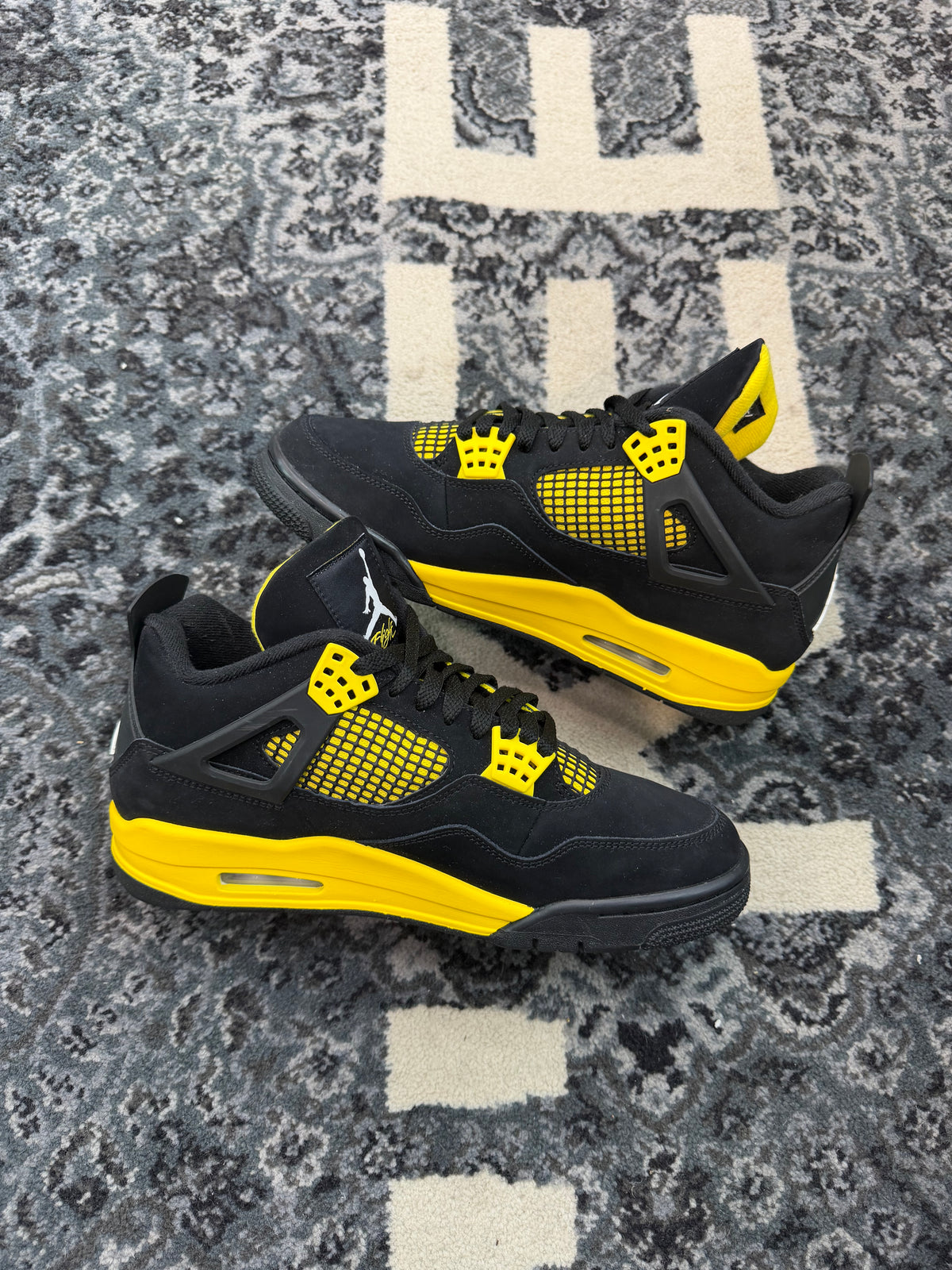 Jordan 4 “Thunder”