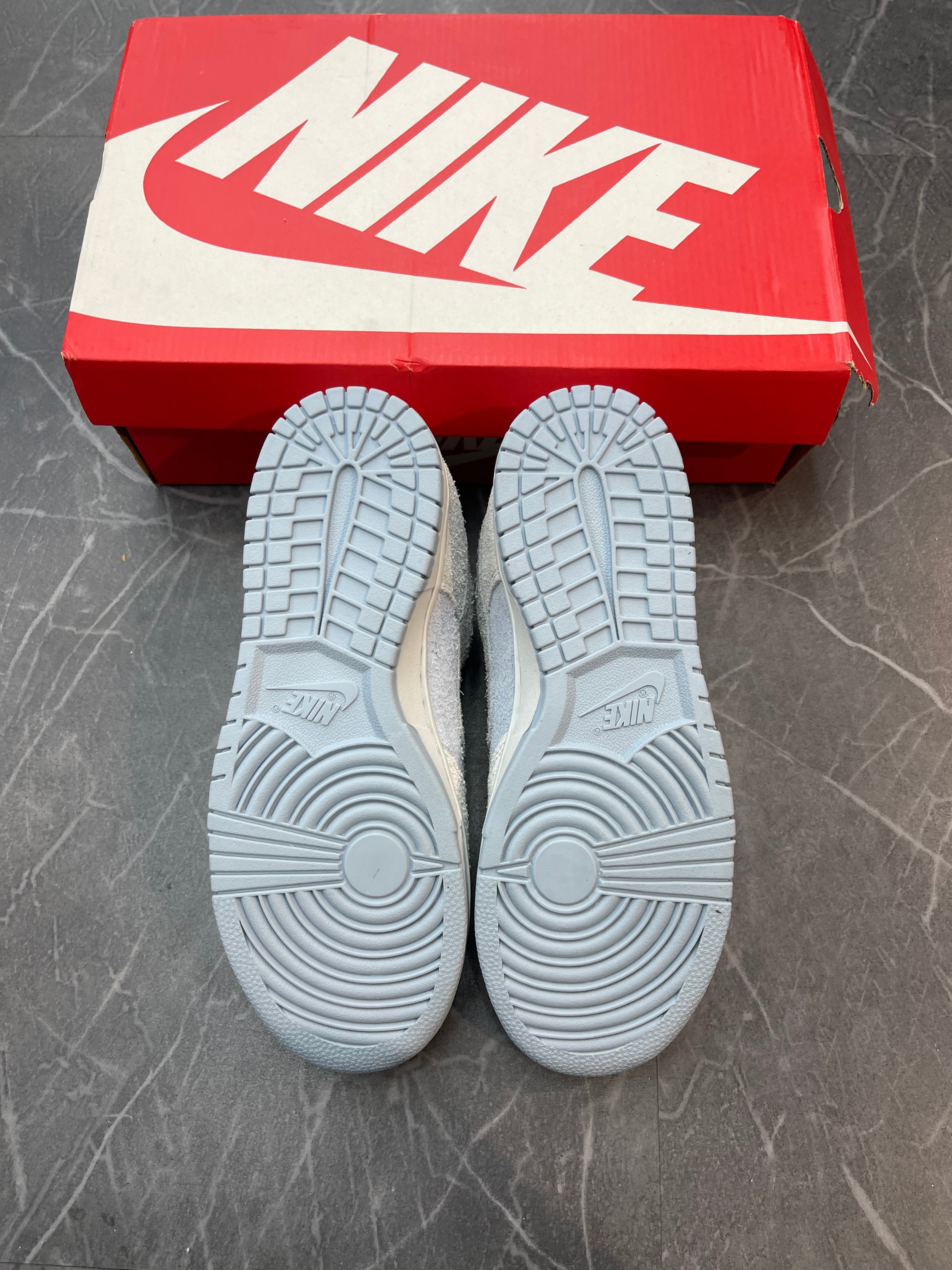 Nike Dunk Low “Light Armory Photon Dust”