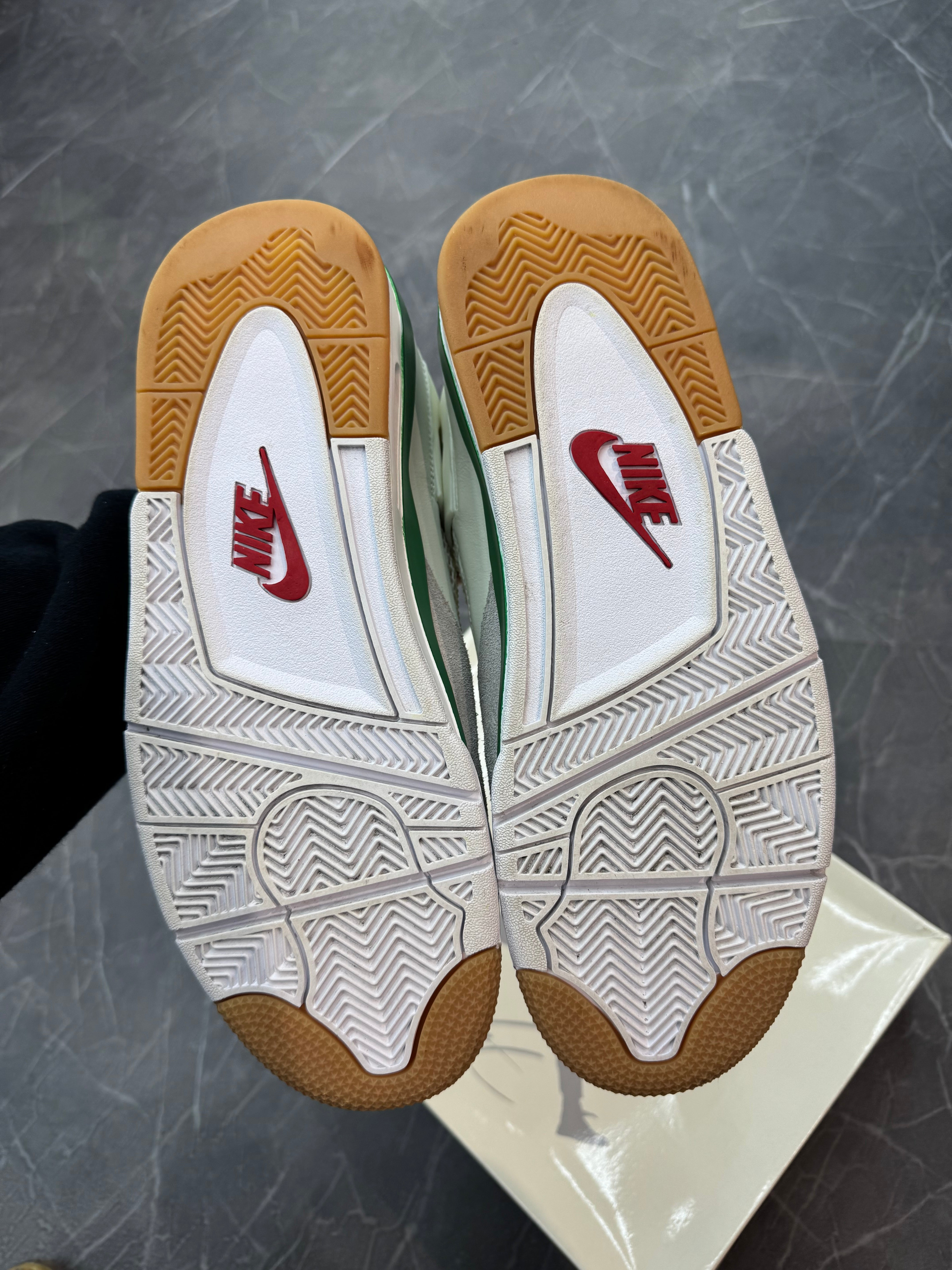 Jordan 4 SB Pine Green