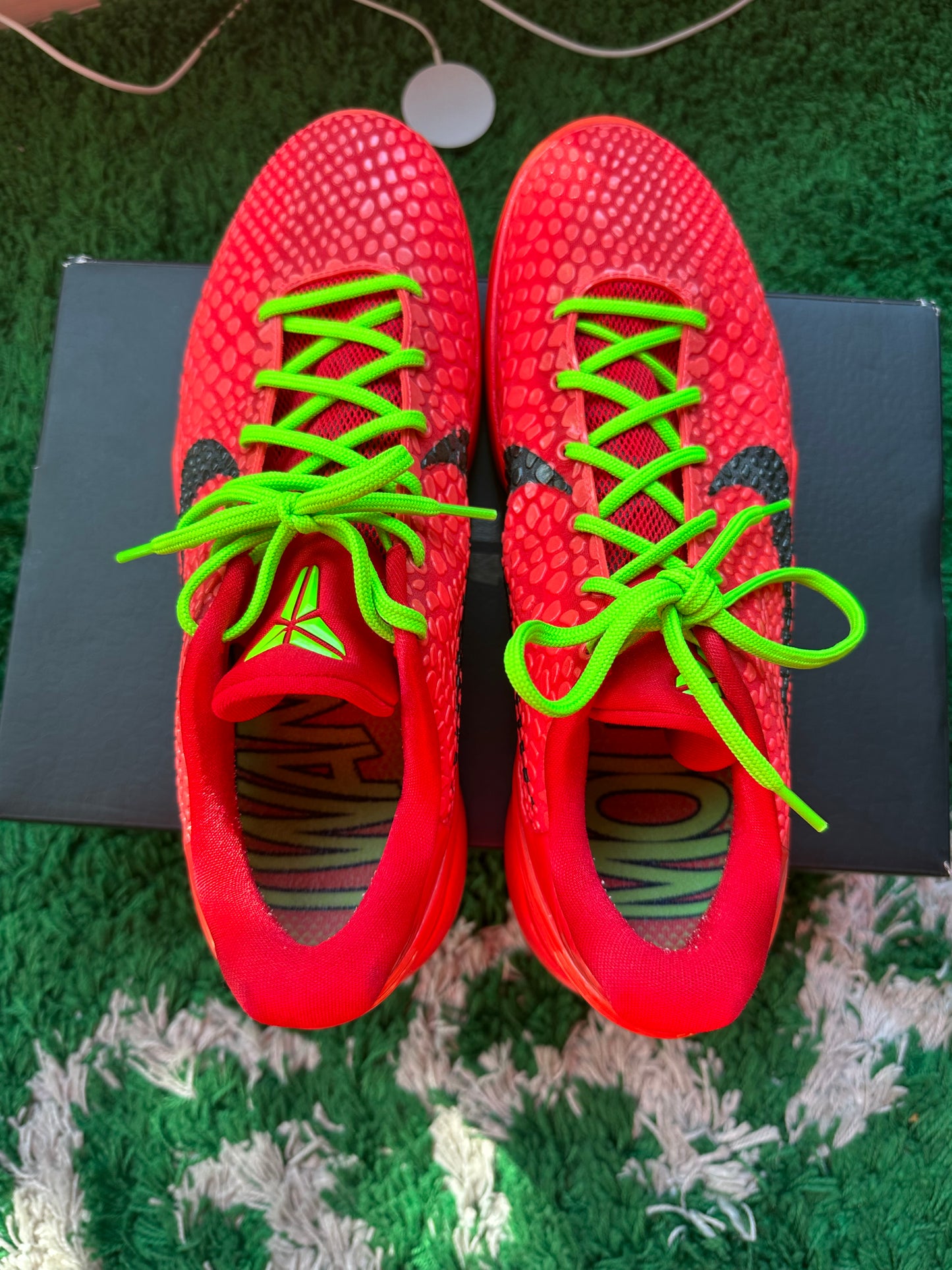 Kobe 6 Protro “Reverse Grinch”