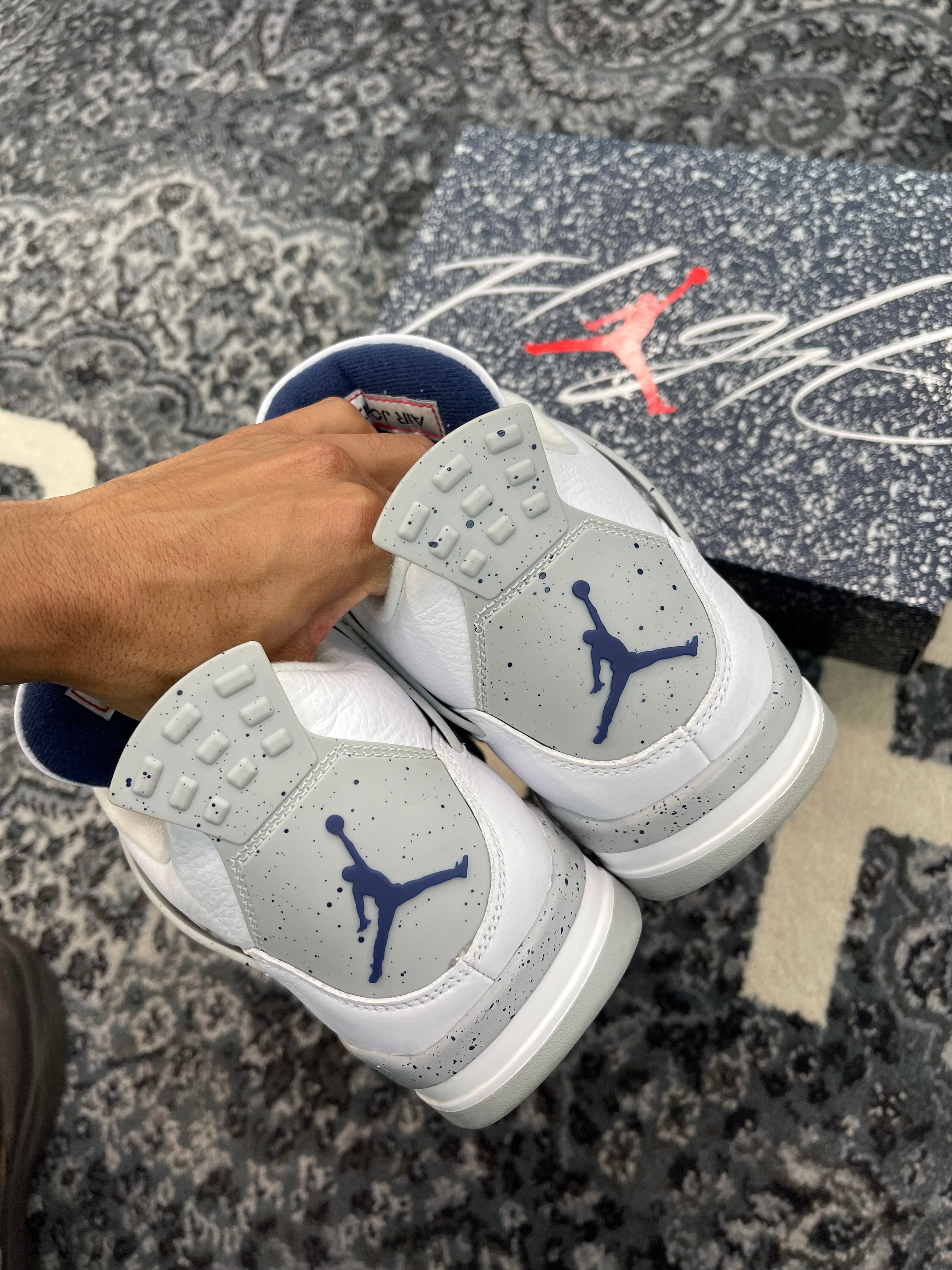 Jordan 4 “Midnight Navy”