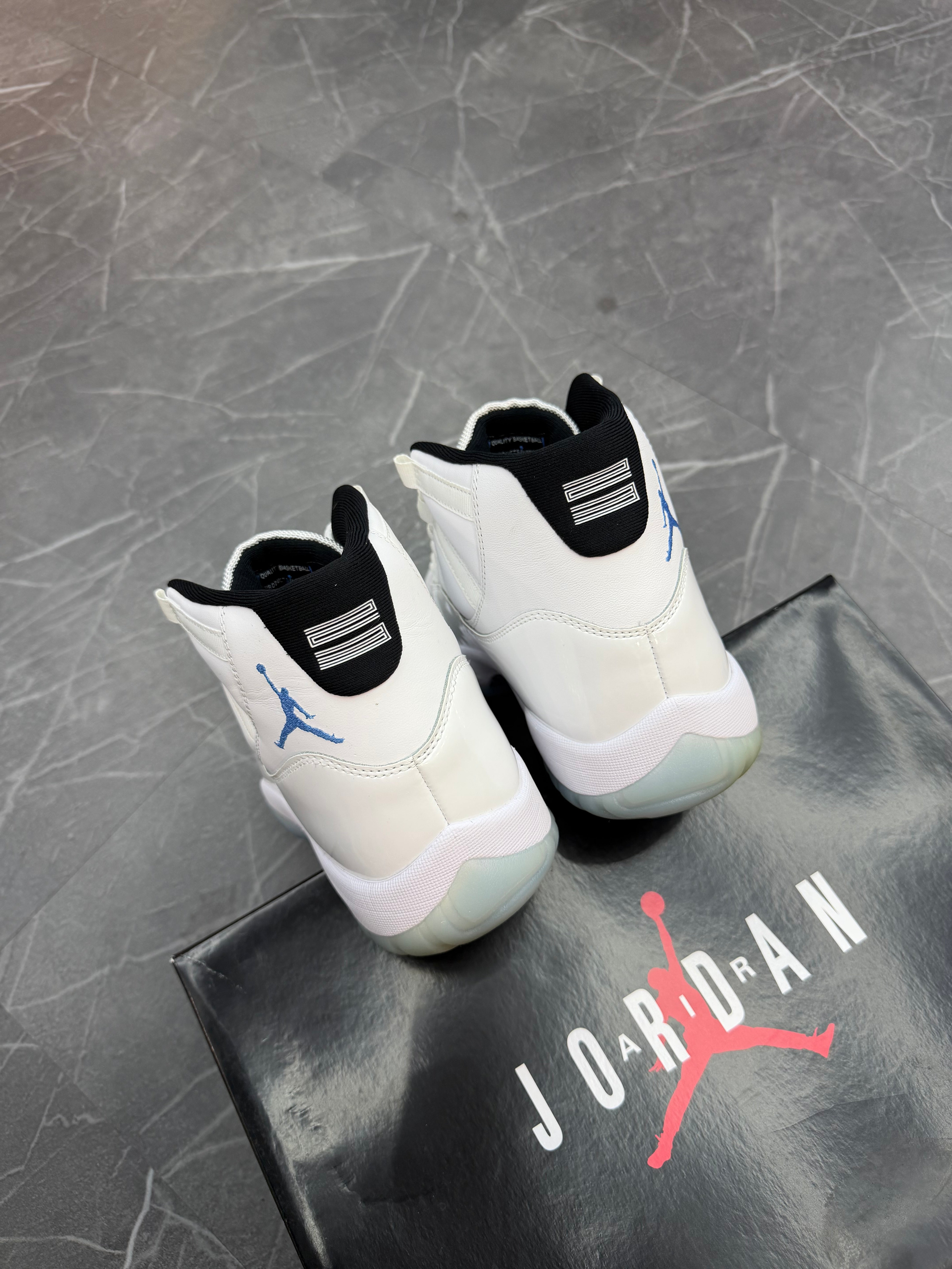 Jordan 11 “Legend Blue”