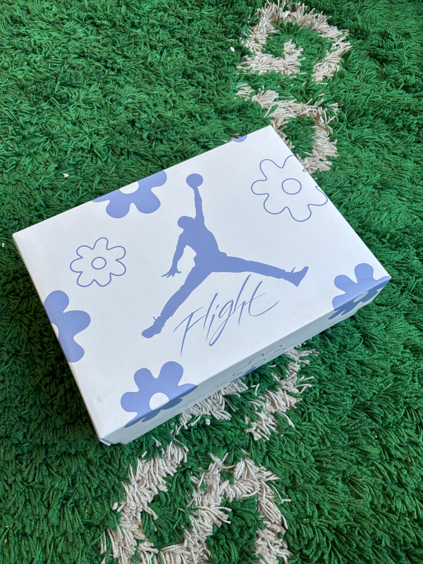 Jordan 4 “Forget Me Not”