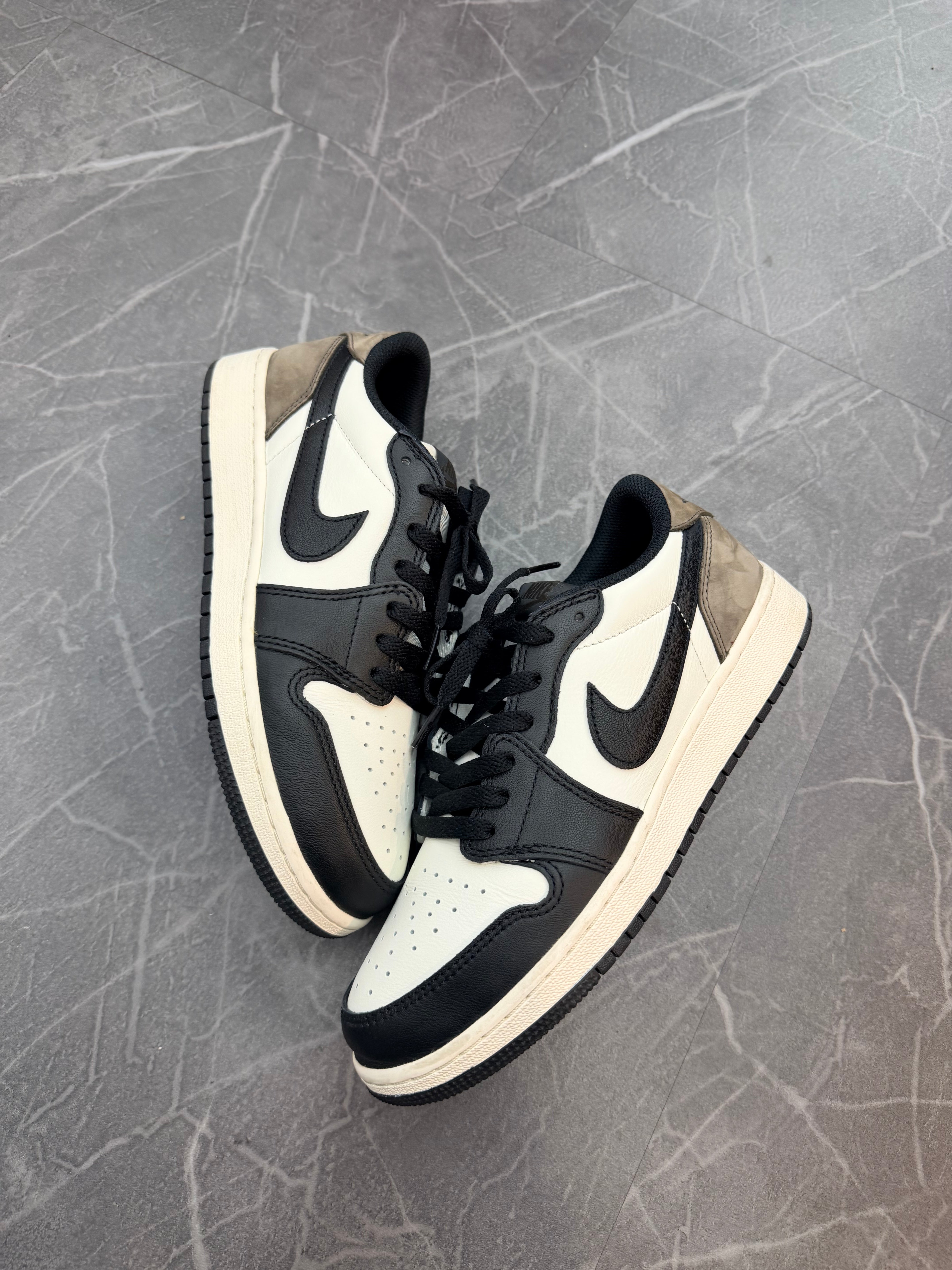 Jordan 1 Low “Mocha”