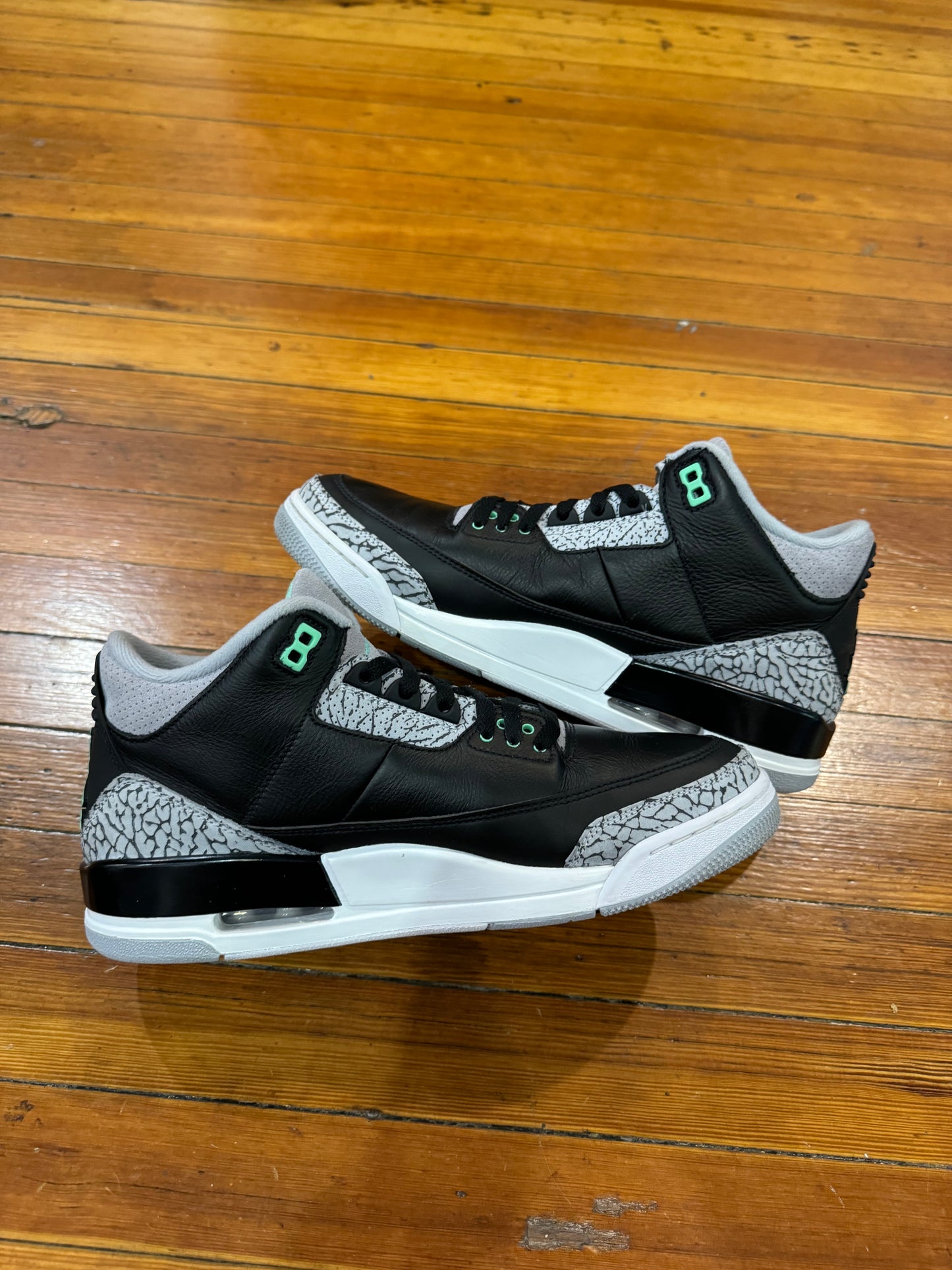 Jordan 3 “Green Glow”