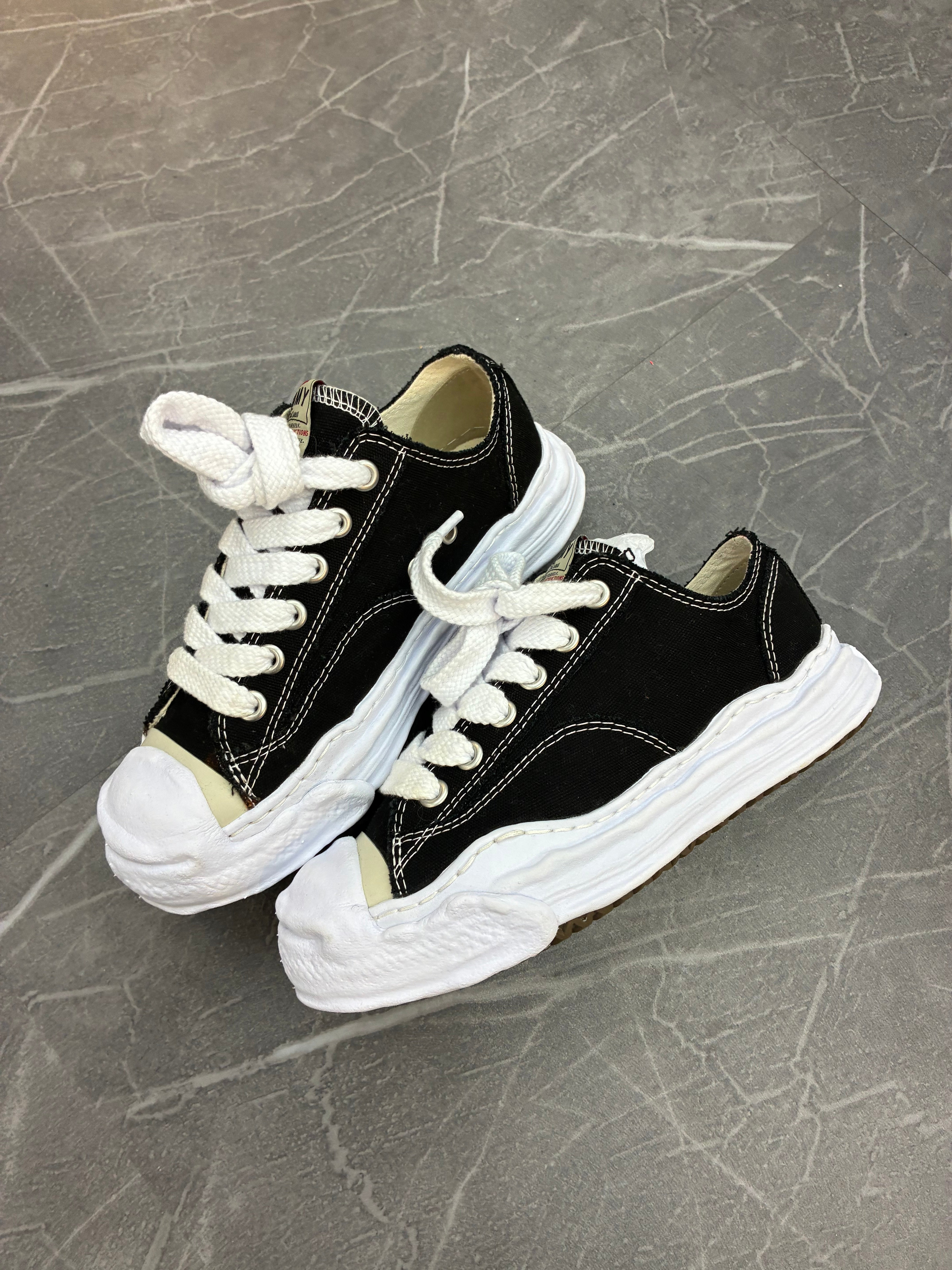 Maison Mihara Yasuhiro “Black”