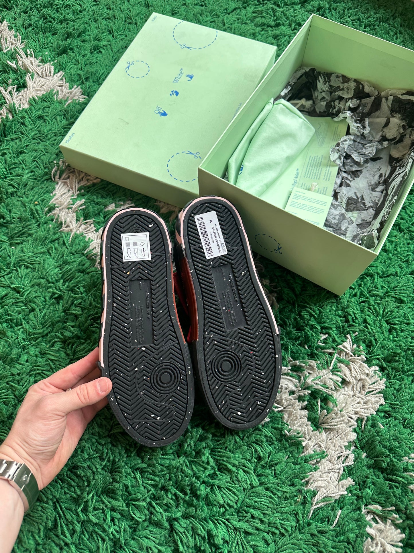 Off-White Vulc Low “Black Pink”