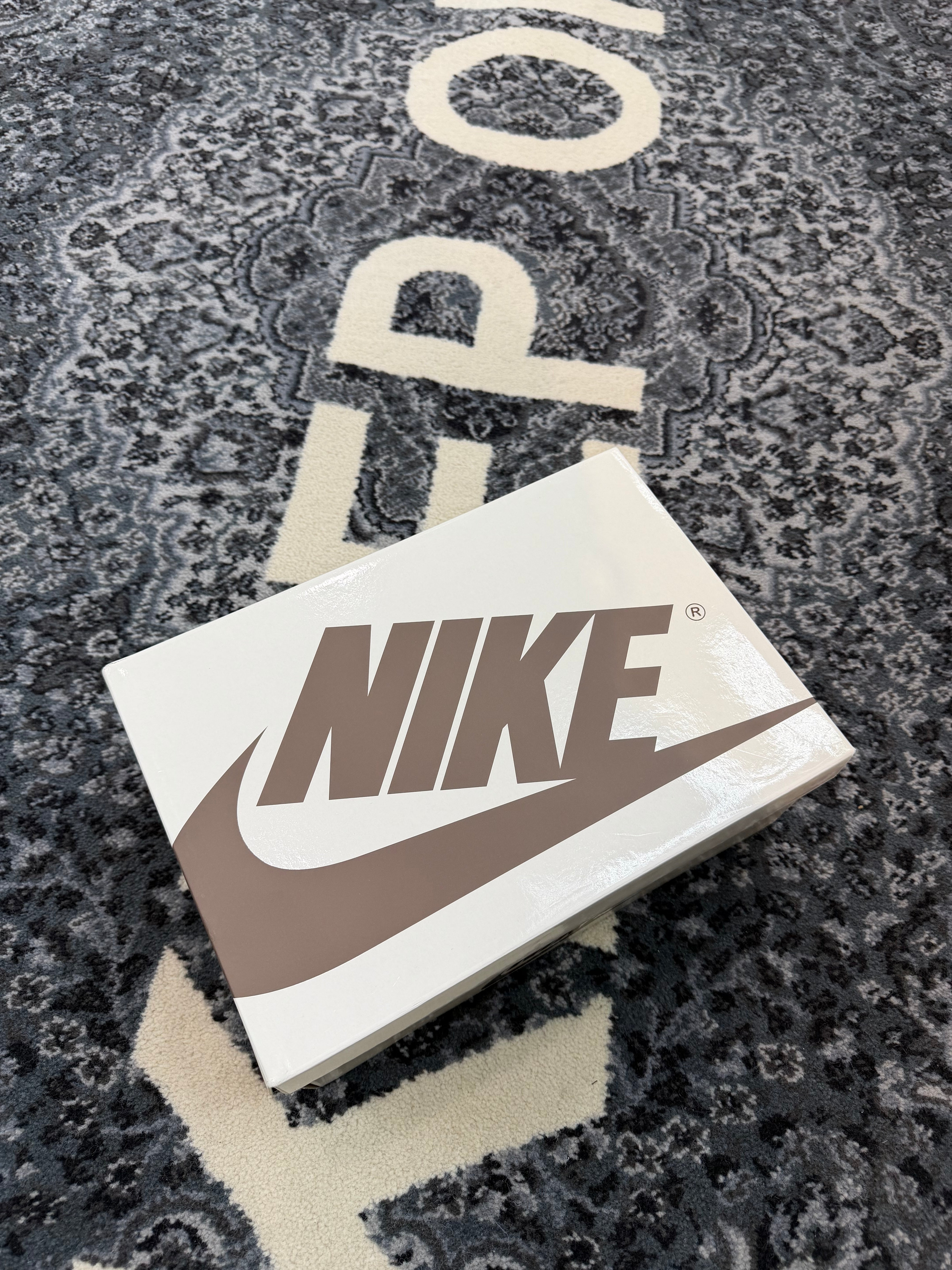 Jordan 1 Low x Travis Scott “Velvet Brown”