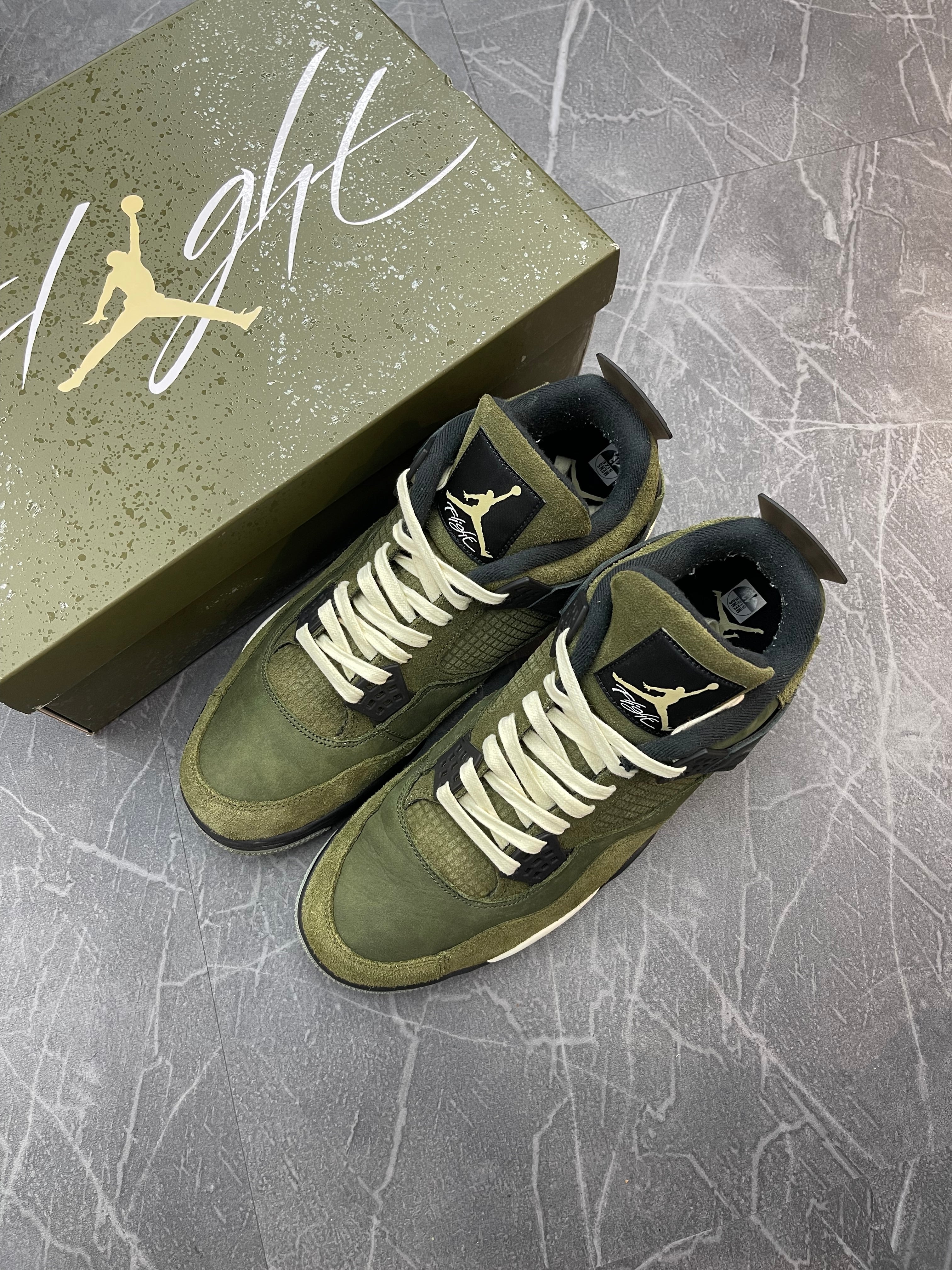 Jordan 4 “Craft Medium Olive”