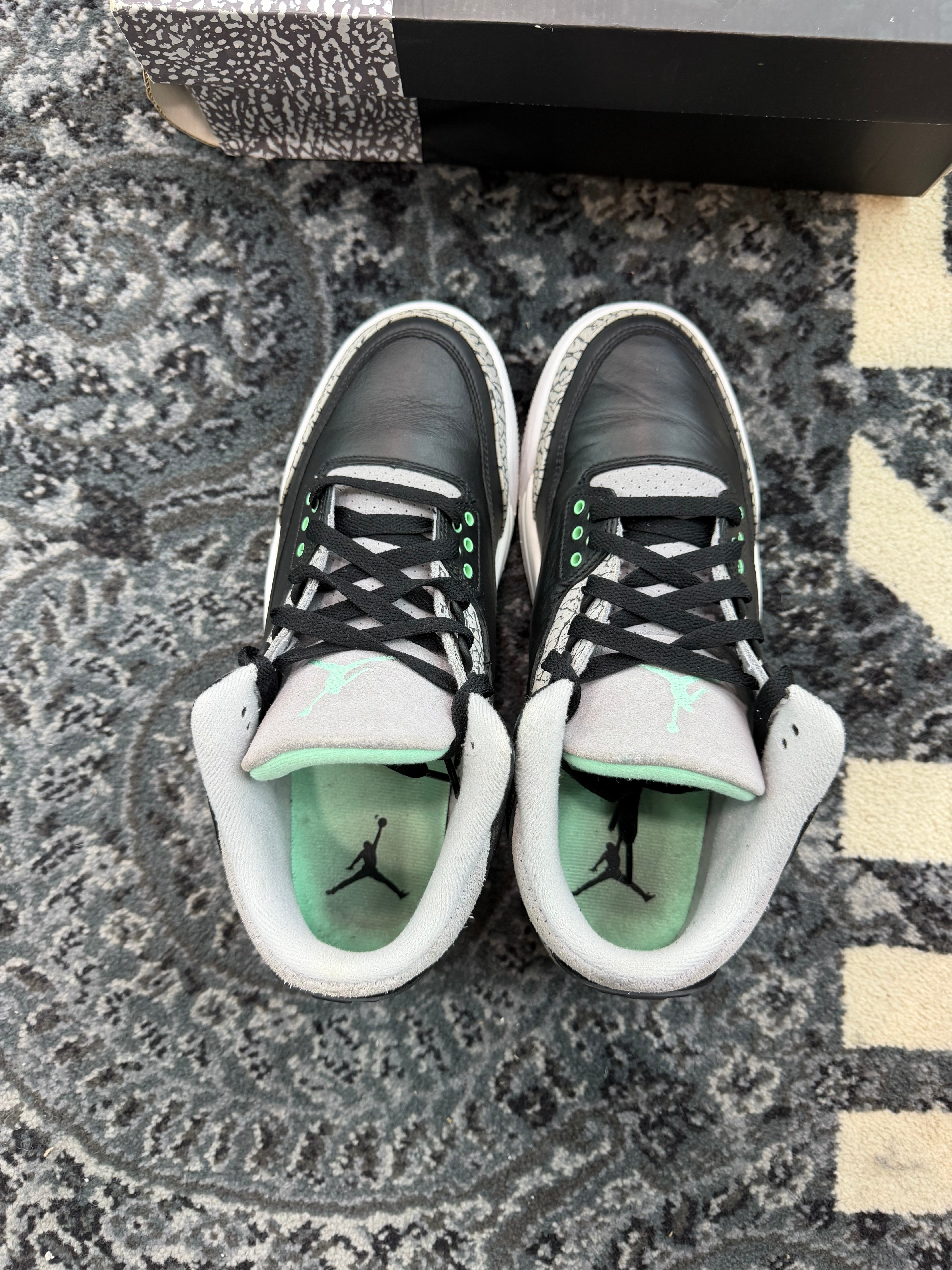 Jordan 3 “Green Glow”