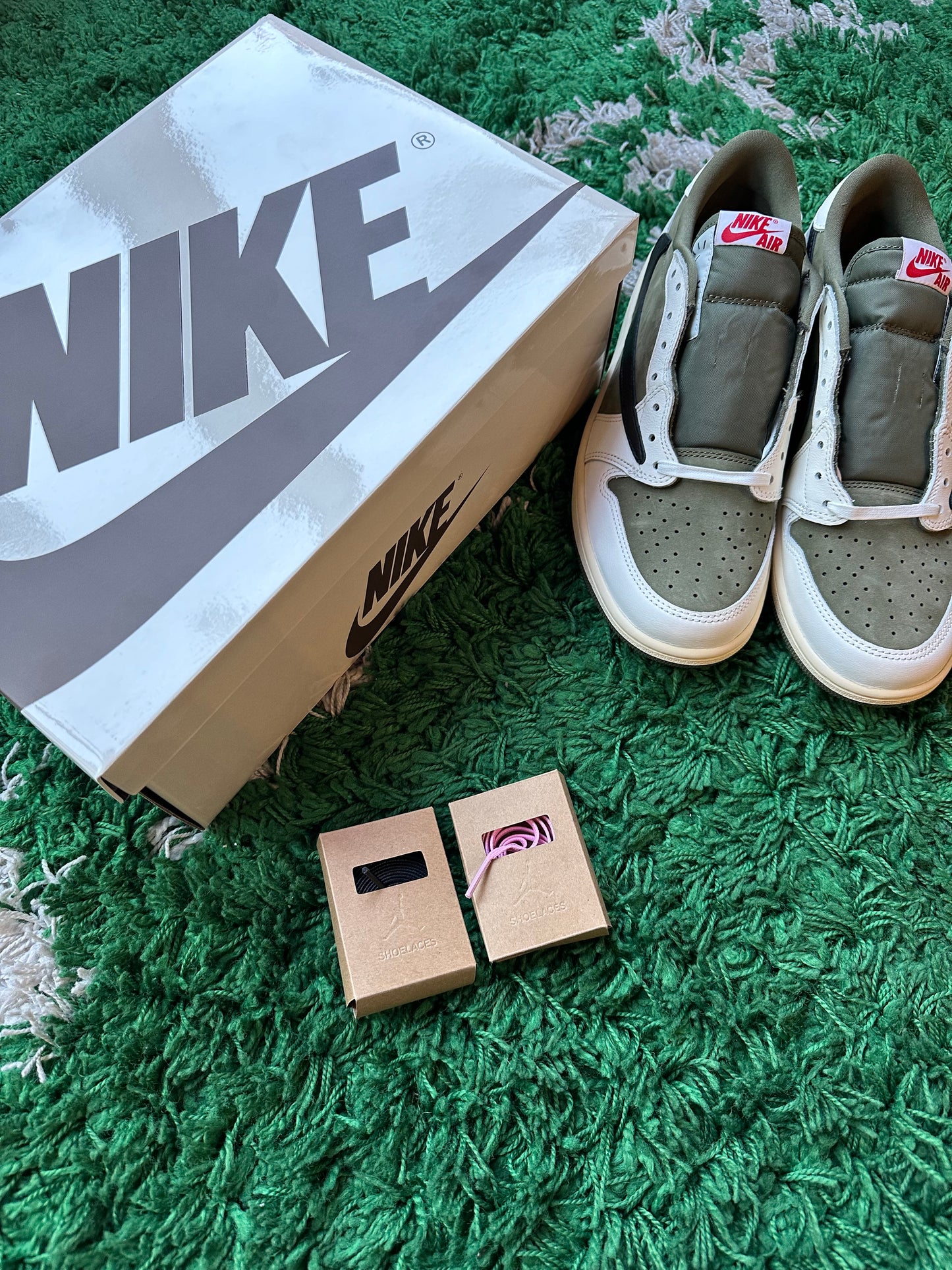 Travis Scott Jordan 1 Low “Medium Olive”