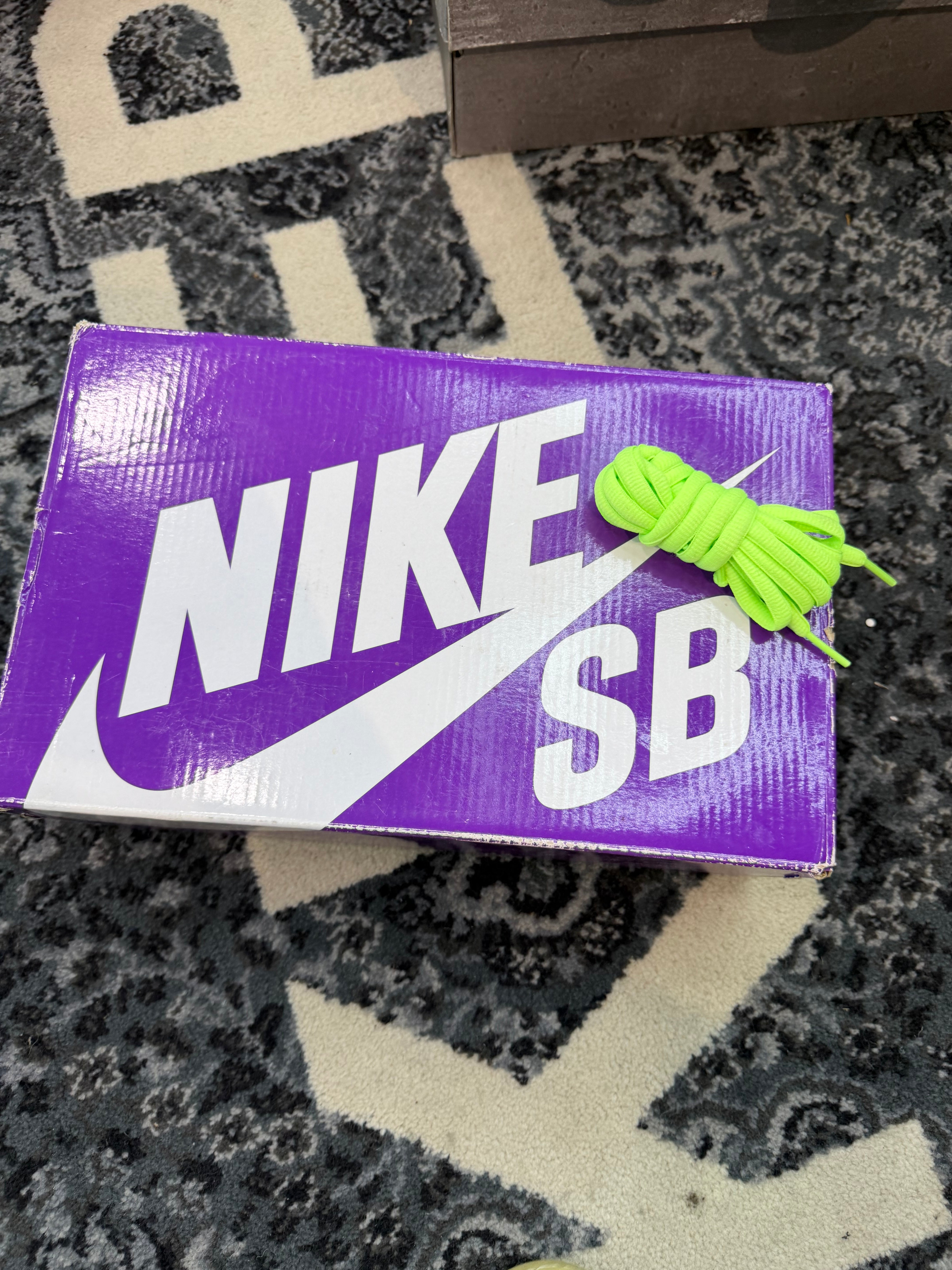 Nike SB Dunk Low “Mummy”