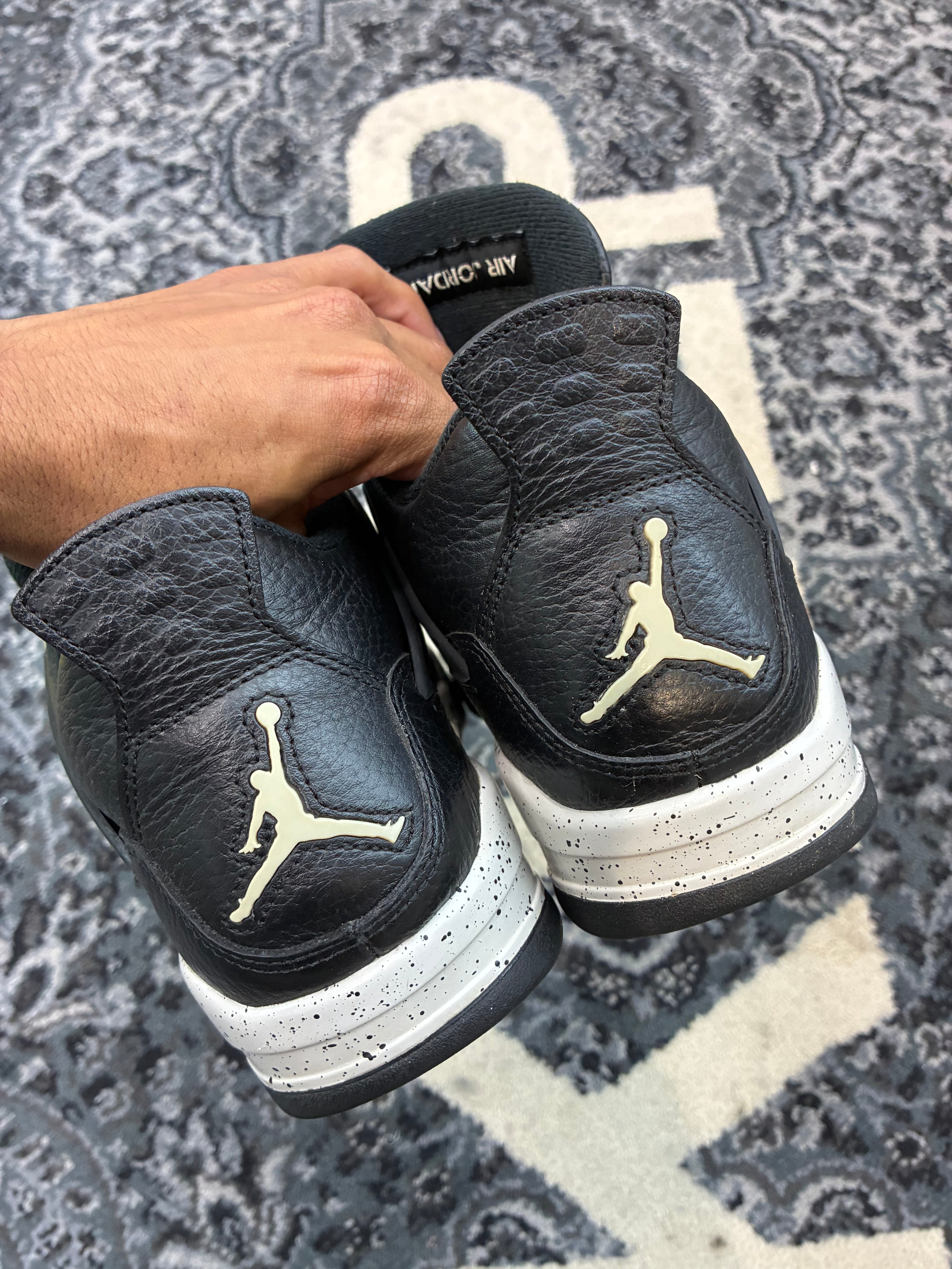 Jordan 4 “Oreo” (2015)