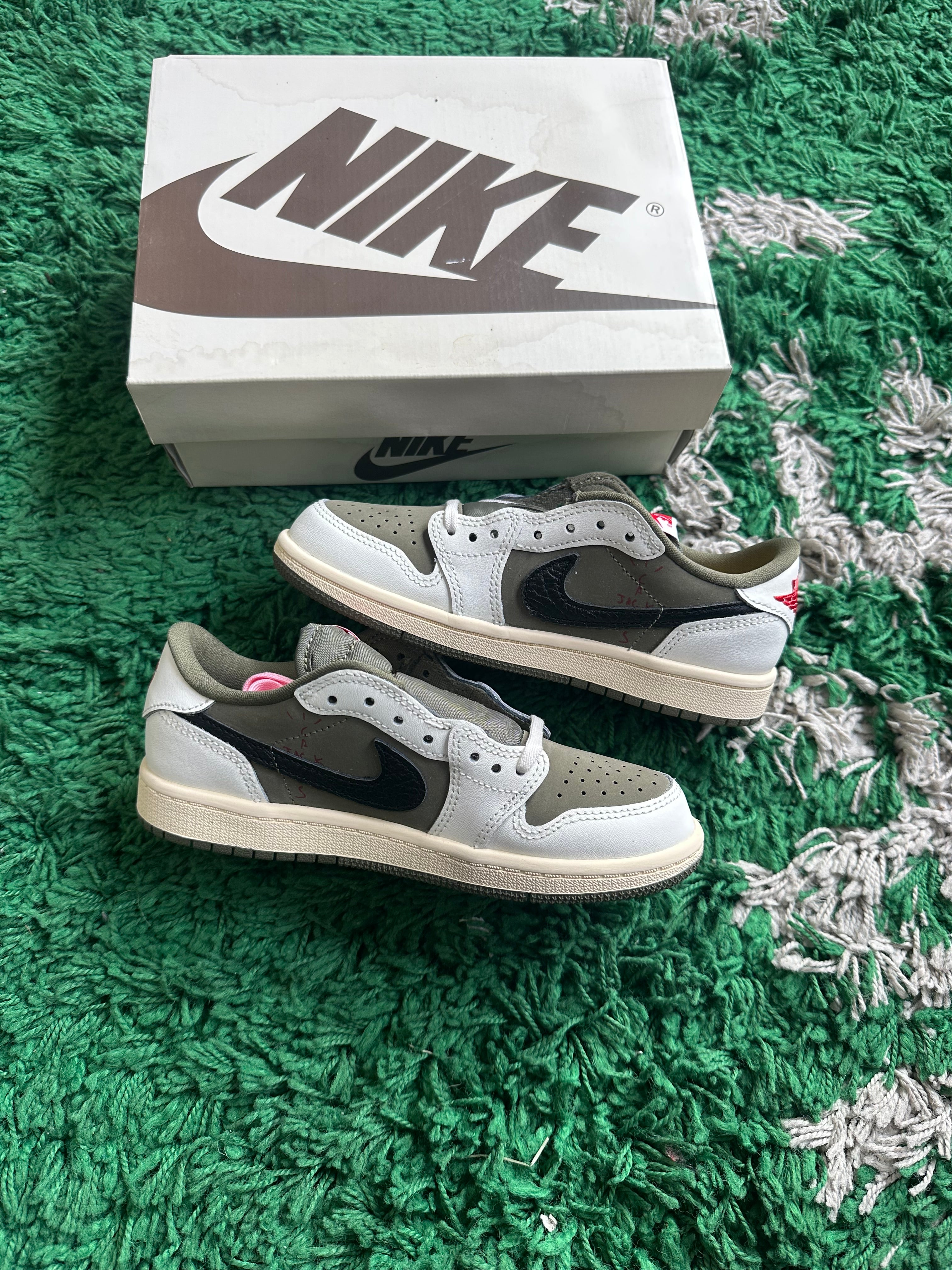 Jordan 1 Travis Scott “Medium Olive”