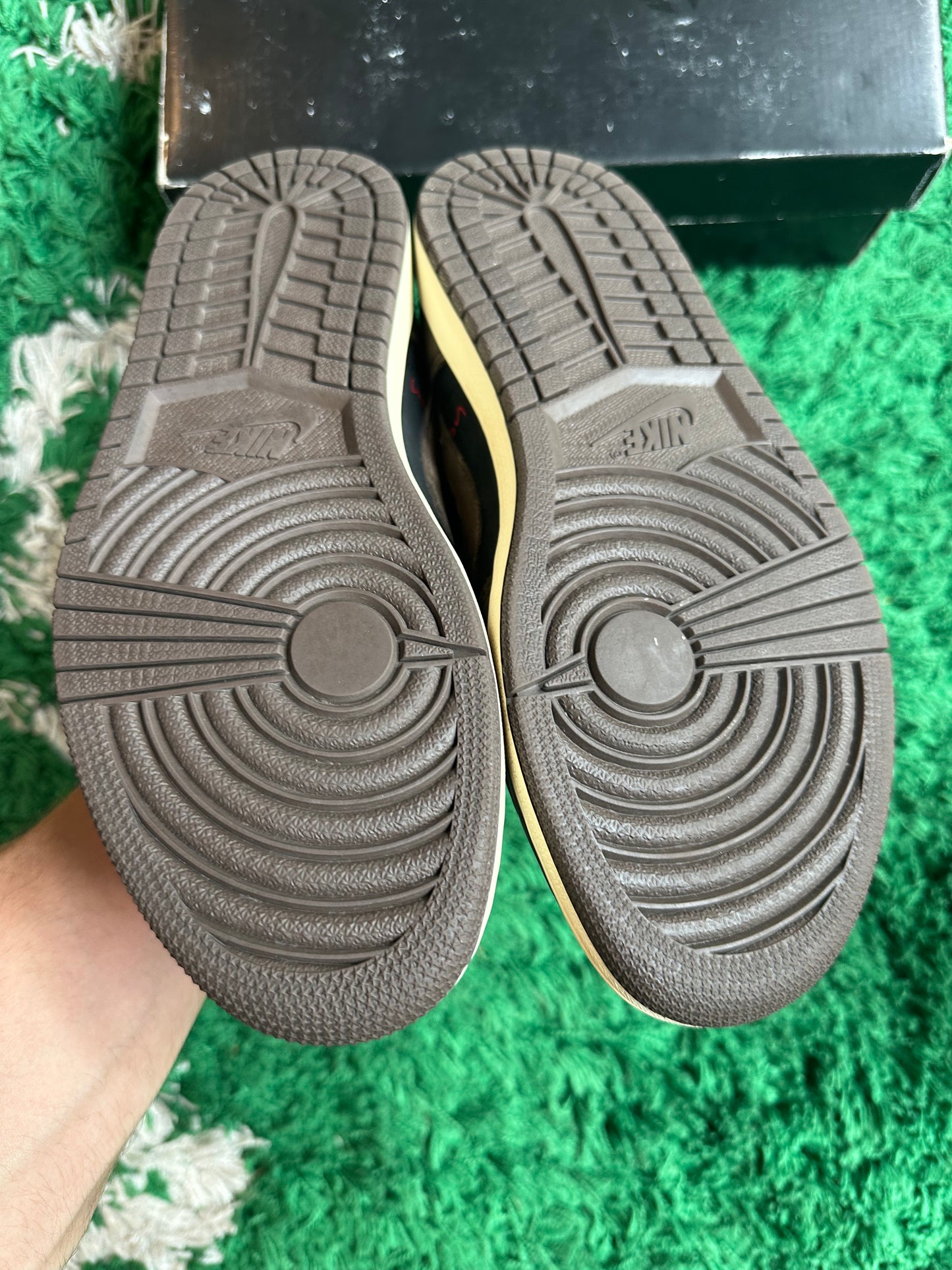 Jordan 1 Low Travis Scott “Mocha”