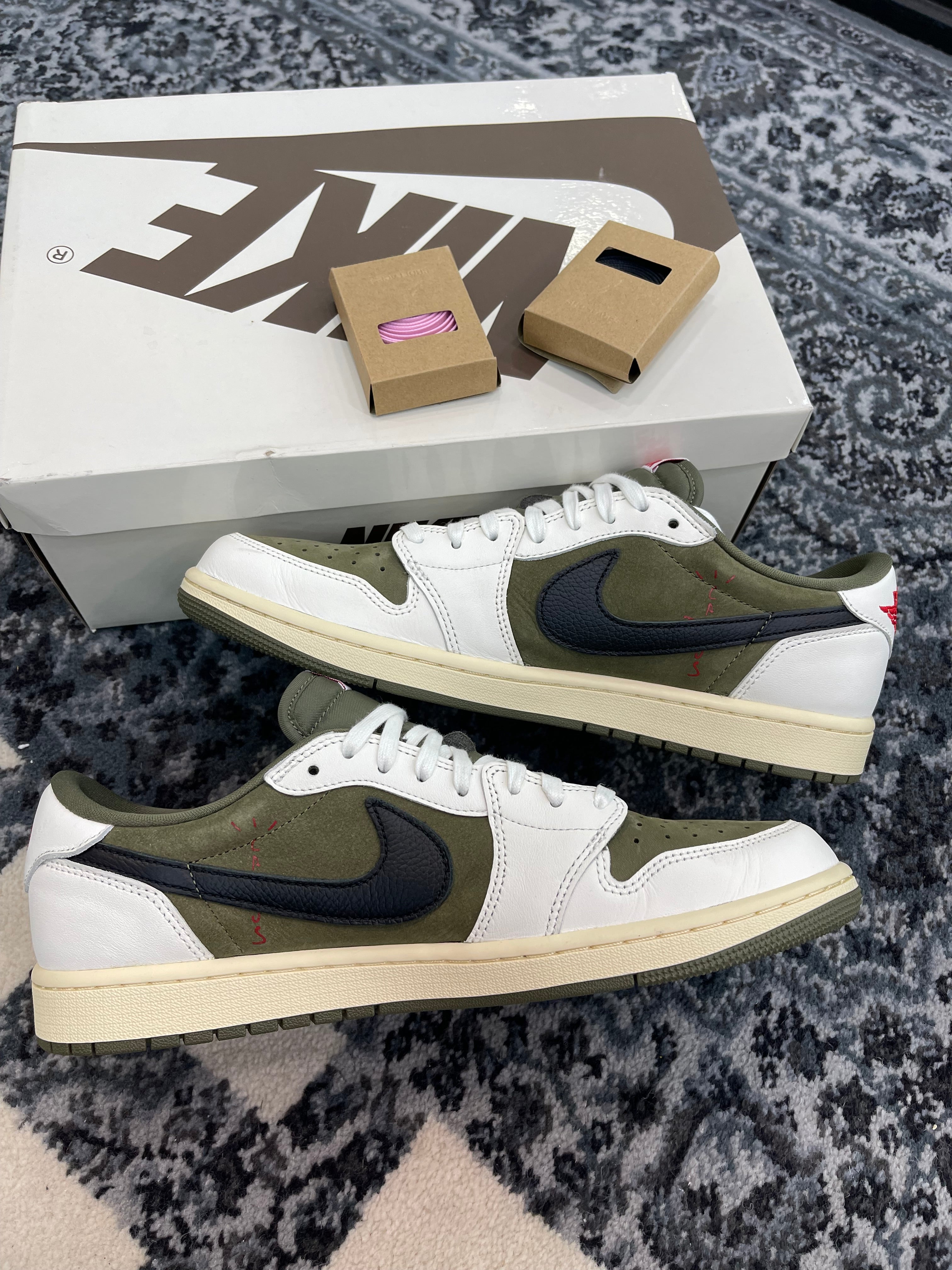Jordan 1 Low x Travis Scott “Medium Olive”