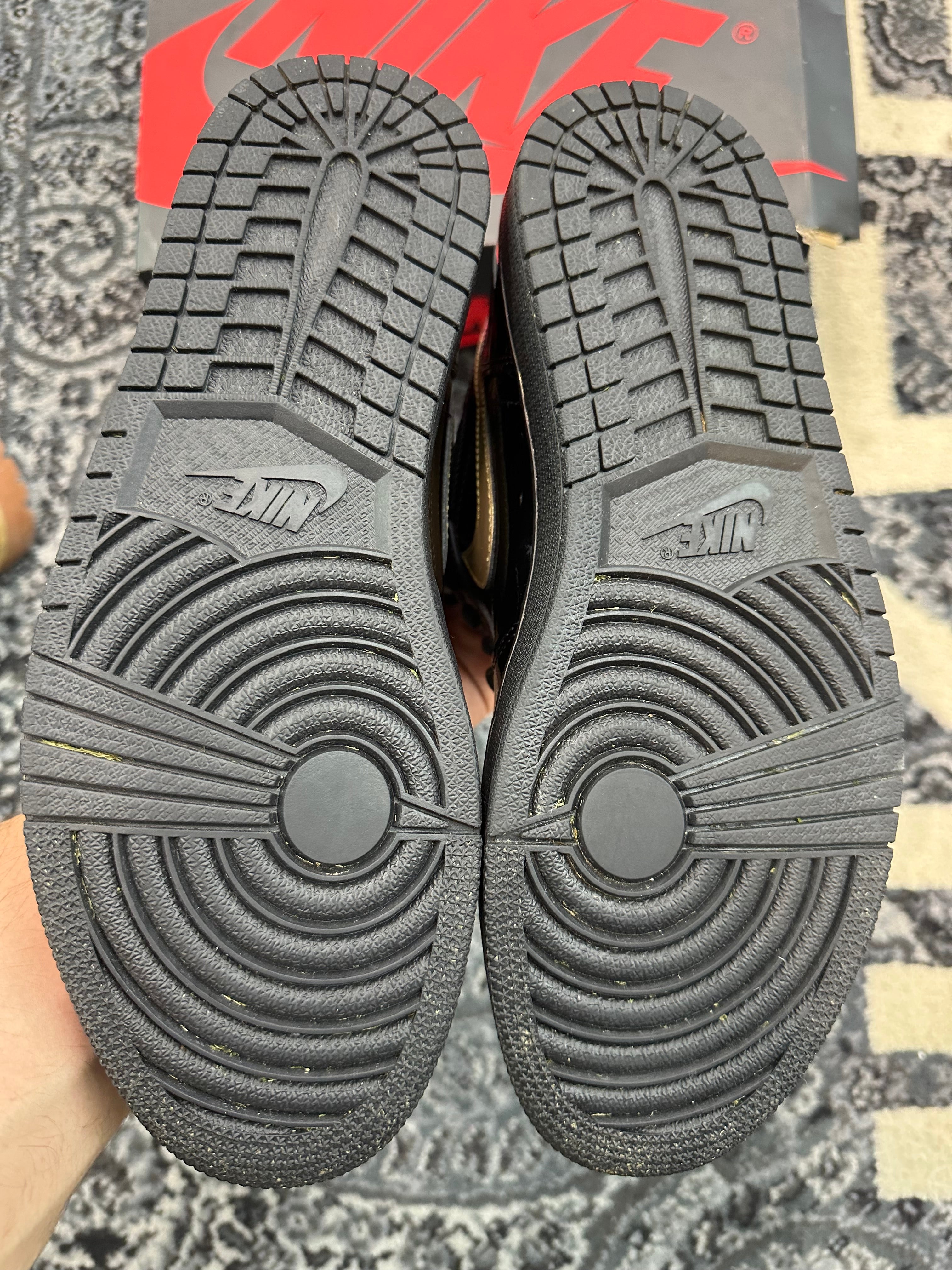 Jordan 1 High “Black Metallic Gold”