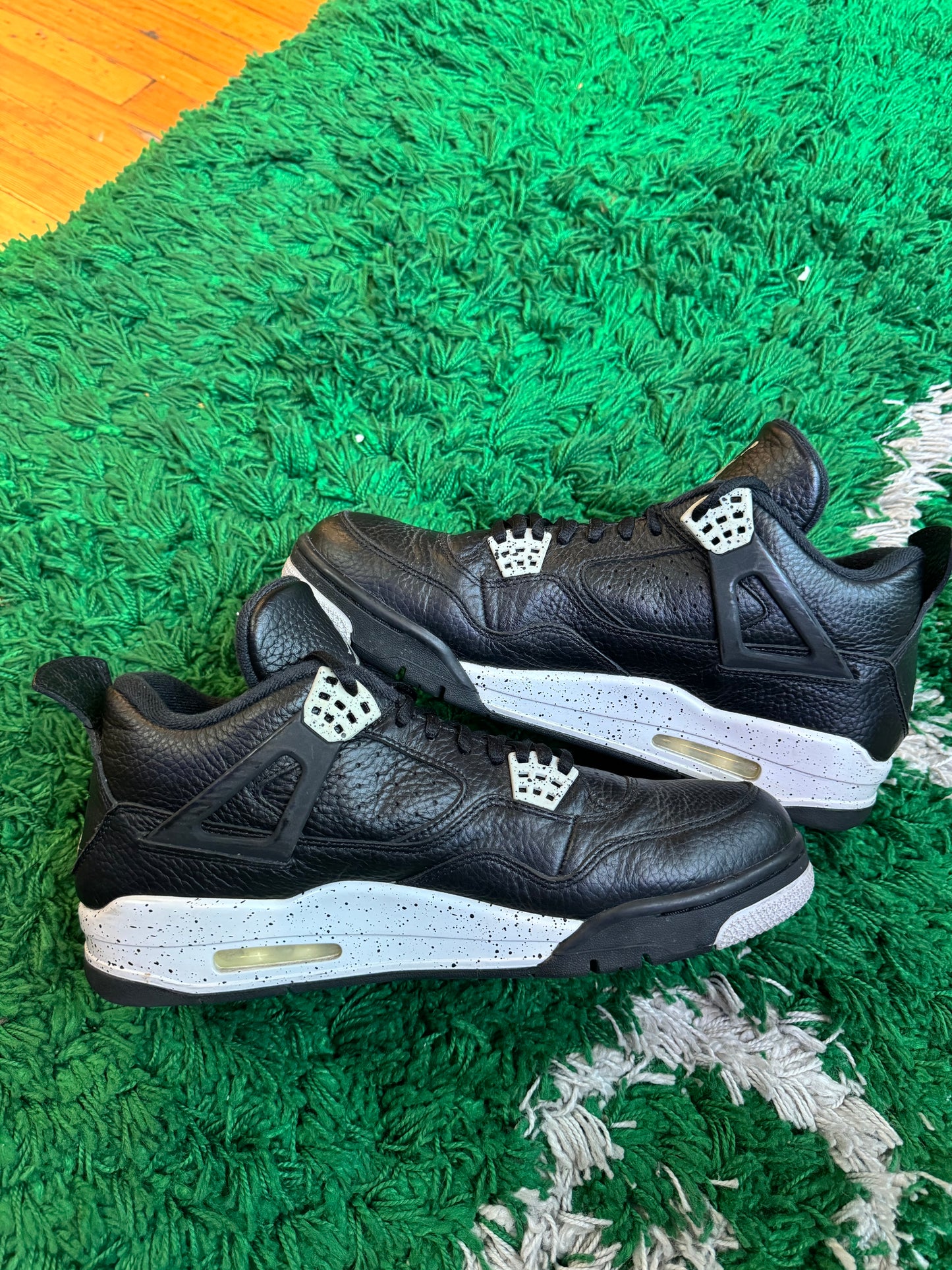 Jordan 4 “Oreo”