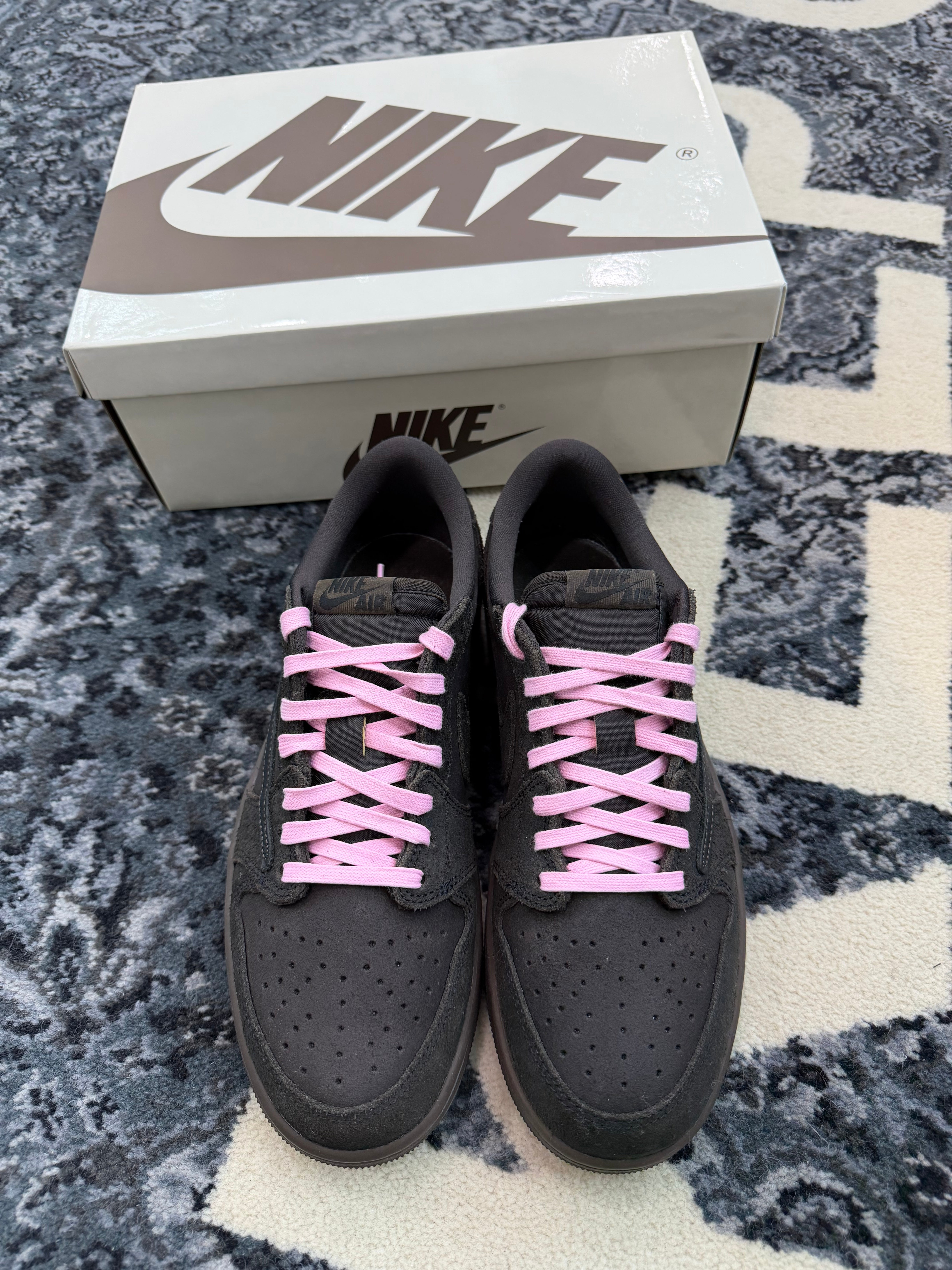 Jordan 1 Low x Travis Scott “Velvet Brown”