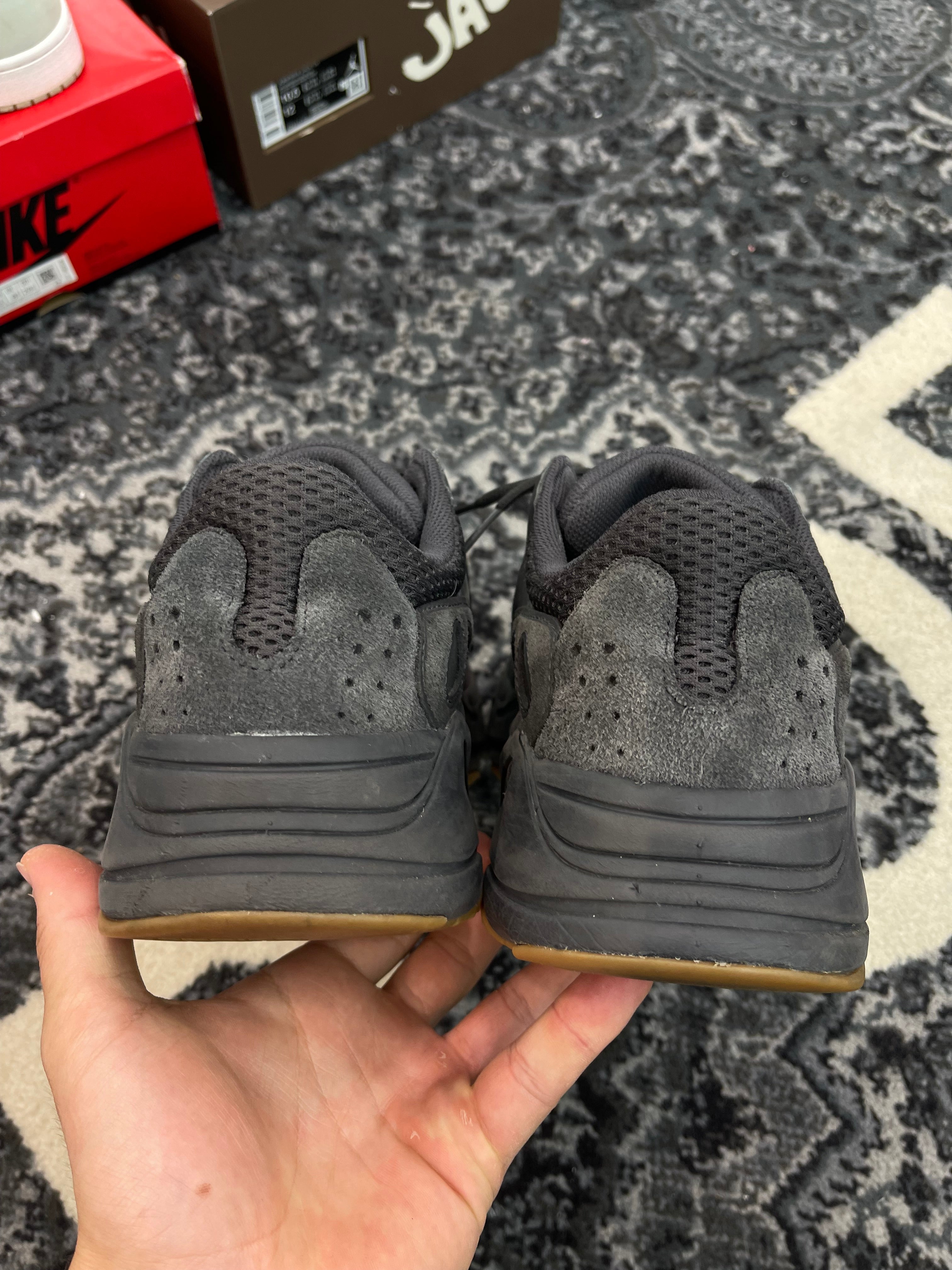 Yeezy 700 “Utility Black”