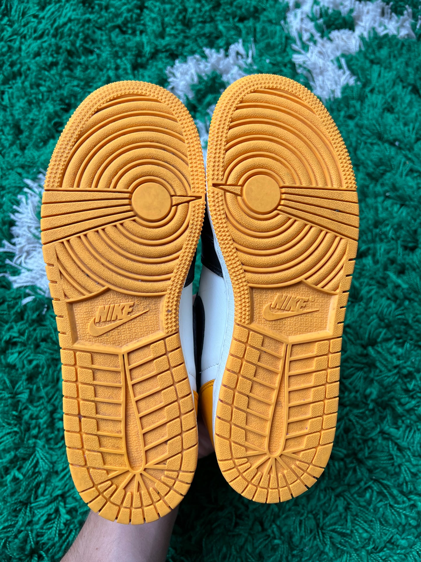 Jordan 1 High “Taxi”
