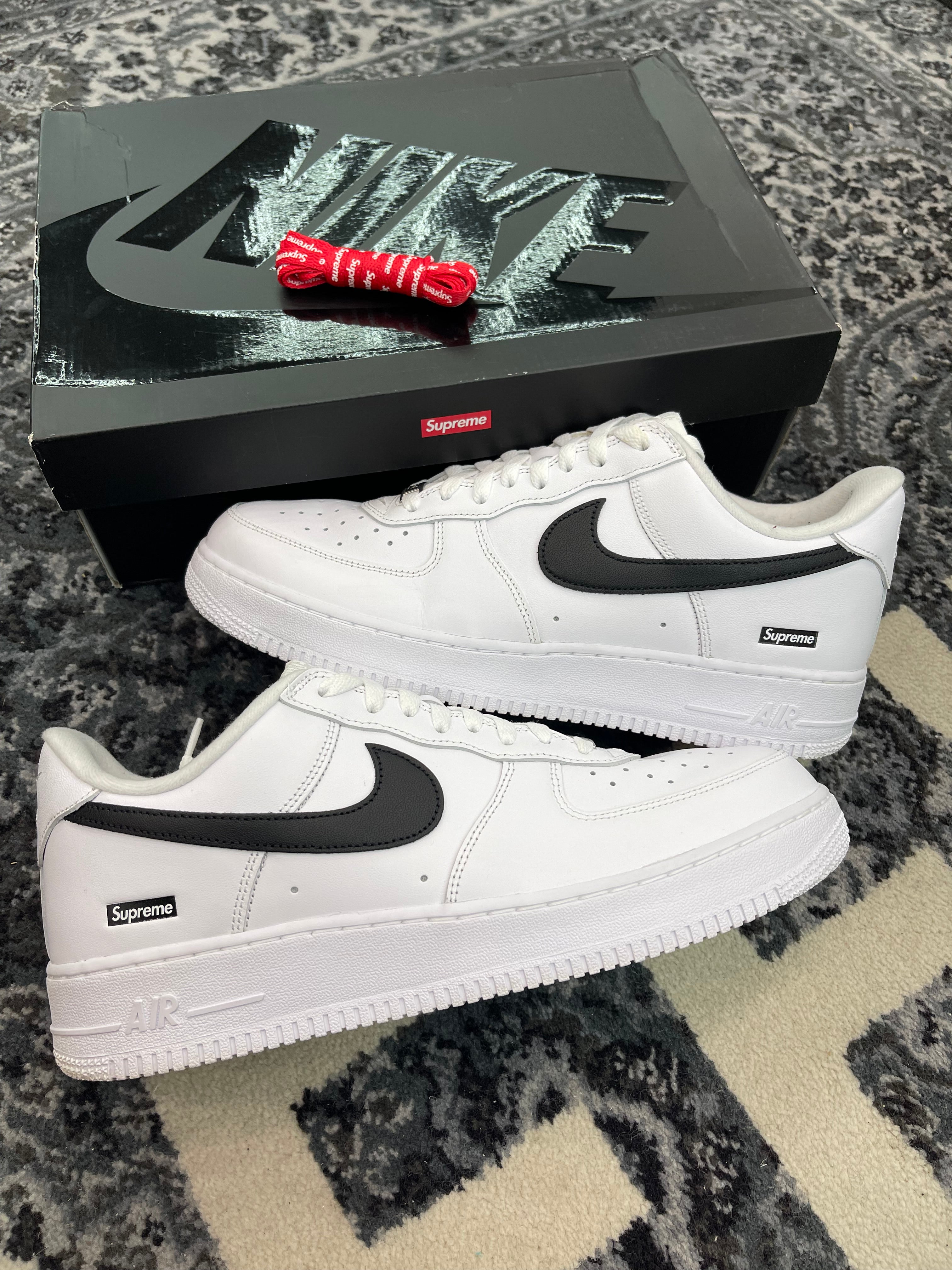Nike Air Force 1 Low x Supreme “White Black Swoosh”