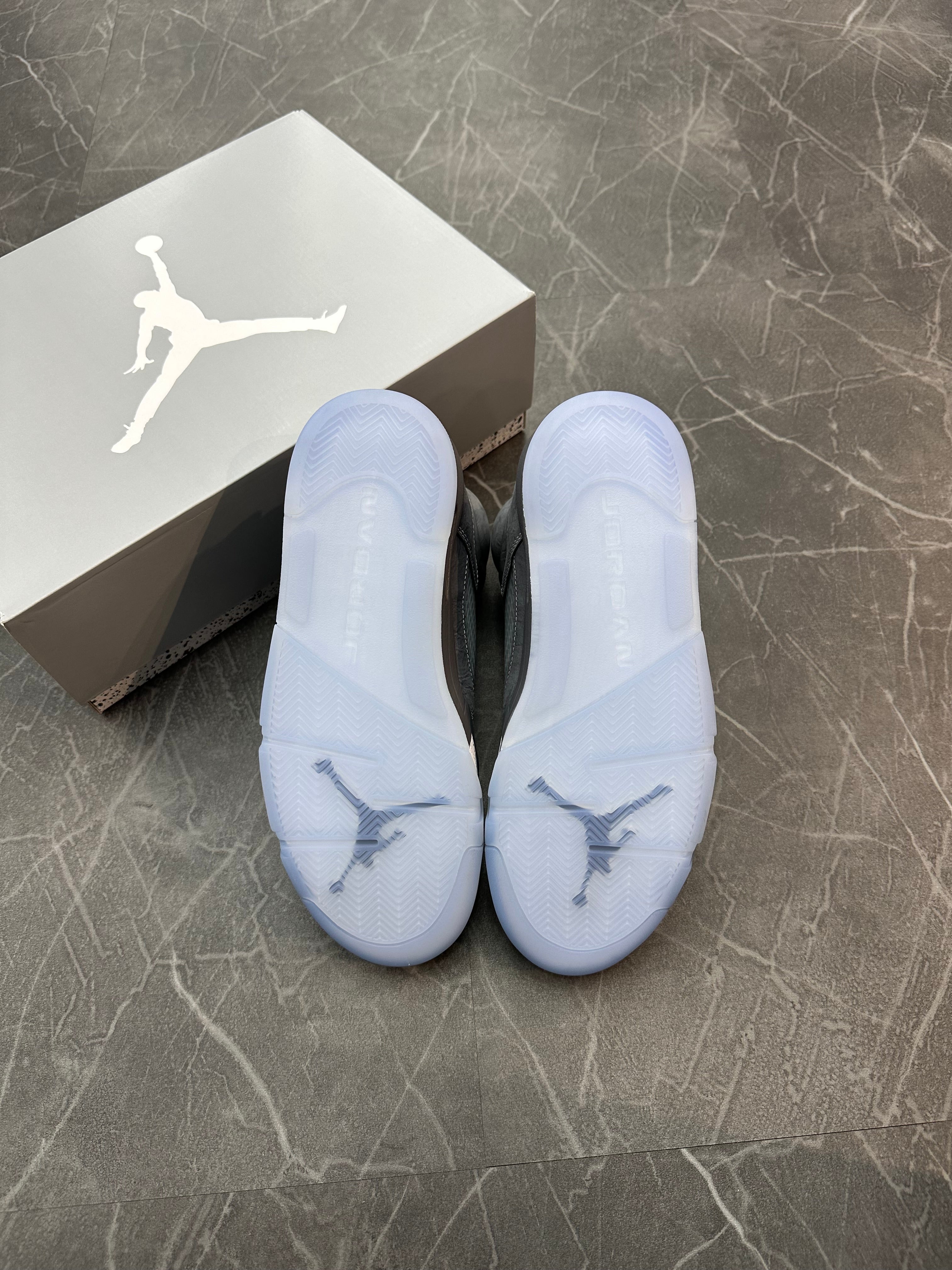 Jordan 5 “Wolf Grey” (2026)